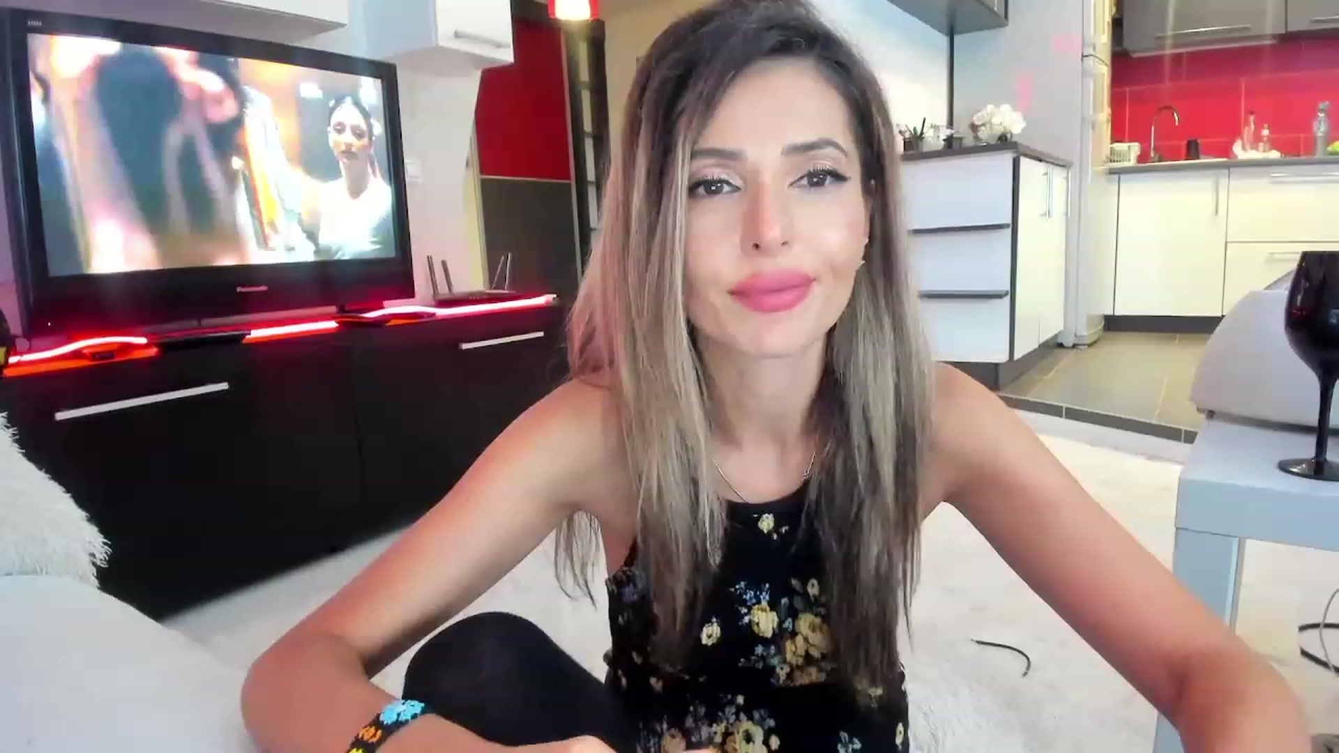 Gallery image thumbnail from SmileyTinaa's myfreecams stream on, 09/28/2023, 01:11 image 1 of 20