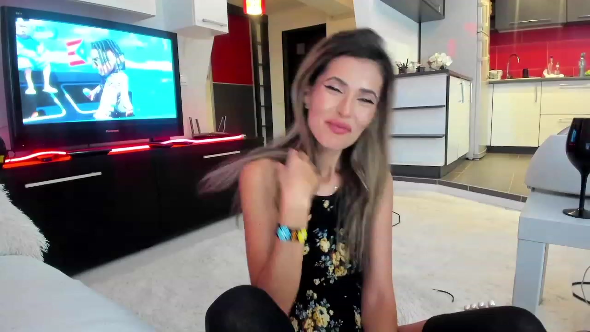 Gallery image thumbnail from SmileyTinaa's myfreecams stream on, 09/28/2023, 01:11 image 5 of 20