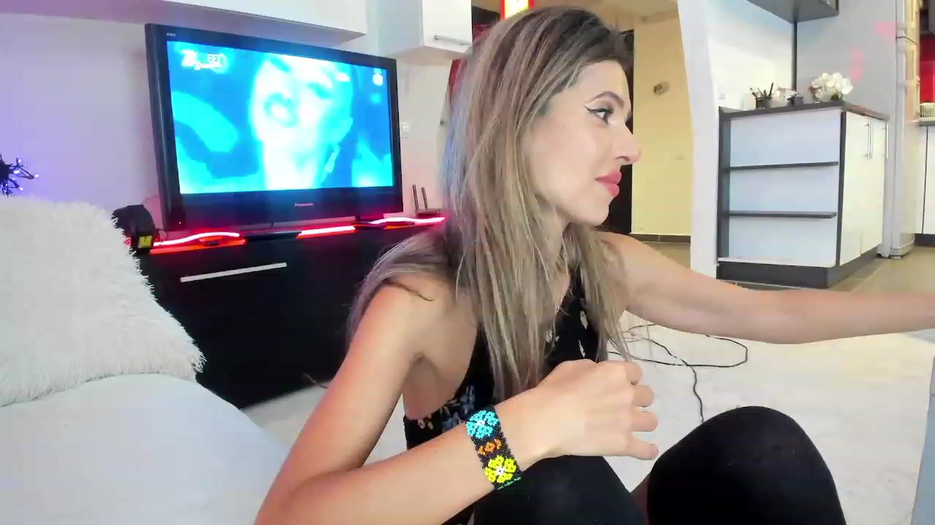 Gallery image thumbnail from SmileyTinaa's myfreecams stream on, 09/28/2023, 02:52 image 1 of 20