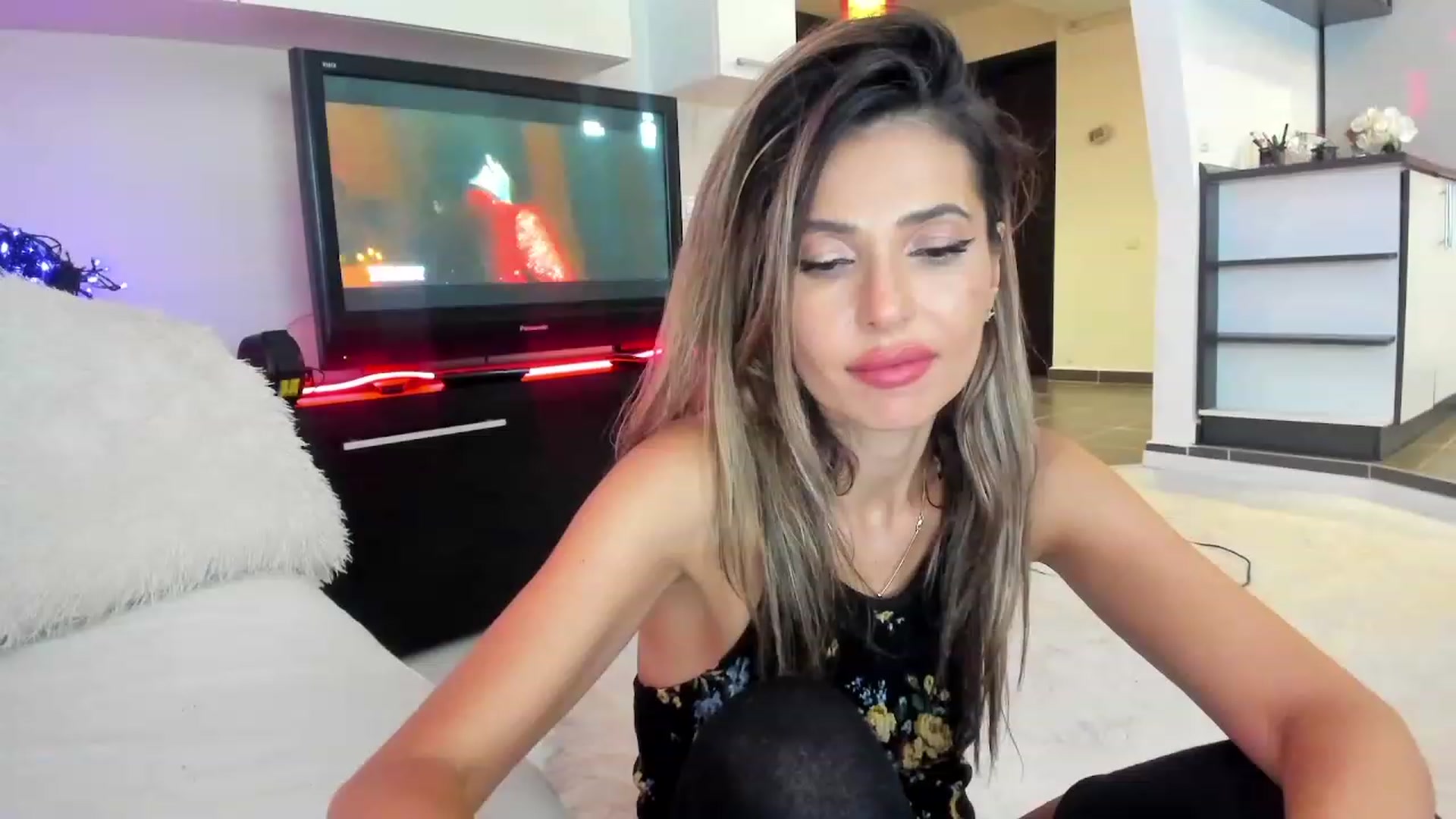 Gallery image thumbnail from SmileyTinaa's myfreecams stream on, 09/28/2023, 05:20 image 20 of 20