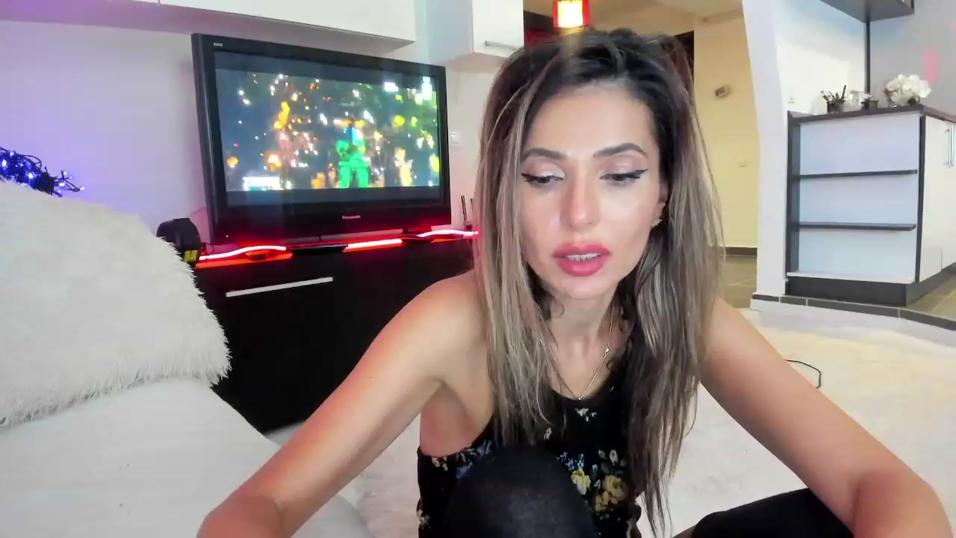 Gallery image thumbnail from SmileyTinaa's myfreecams stream on, 09/28/2023, 05:20 image 5 of 20