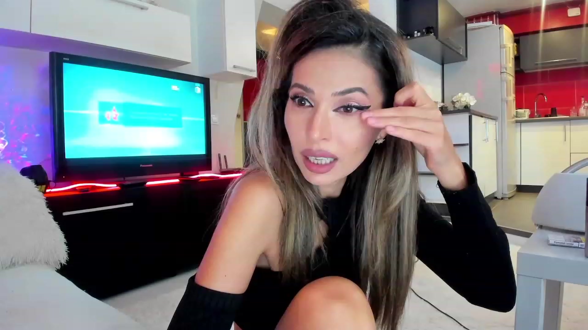 Gallery image thumbnail from SmileyTinaa's myfreecams stream on, 09/28/2023, 21:27 image 7 of 20
