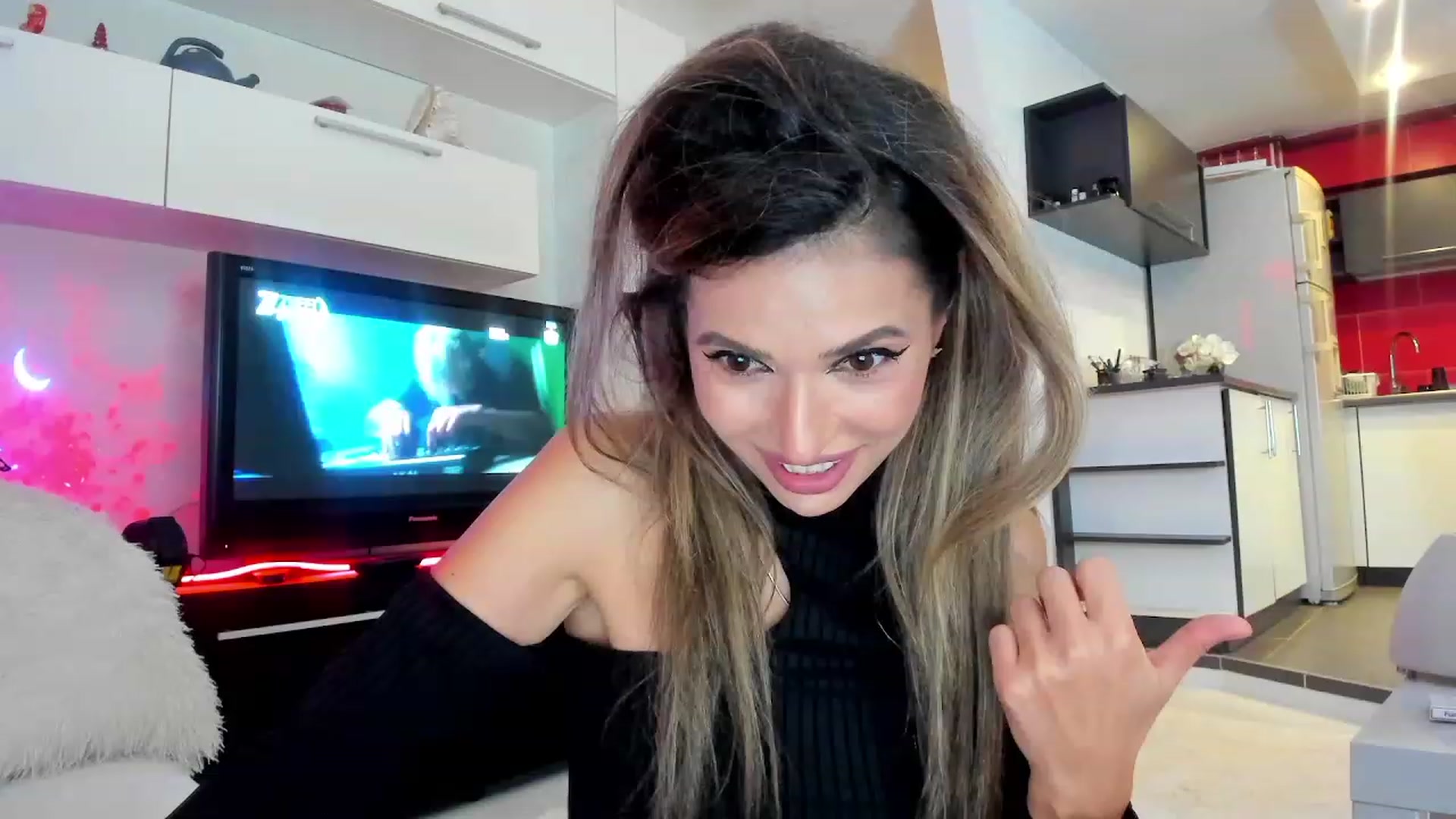Gallery image thumbnail from SmileyTinaa's myfreecams stream on, 09/28/2023, 21:27 image 1 of 20