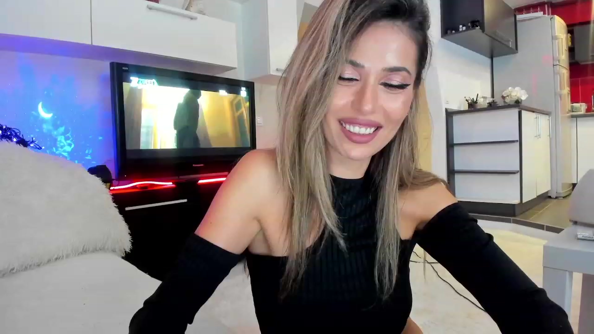 Gallery image thumbnail from SmileyTinaa's myfreecams stream on, 09/28/2023, 21:27 image 17 of 20