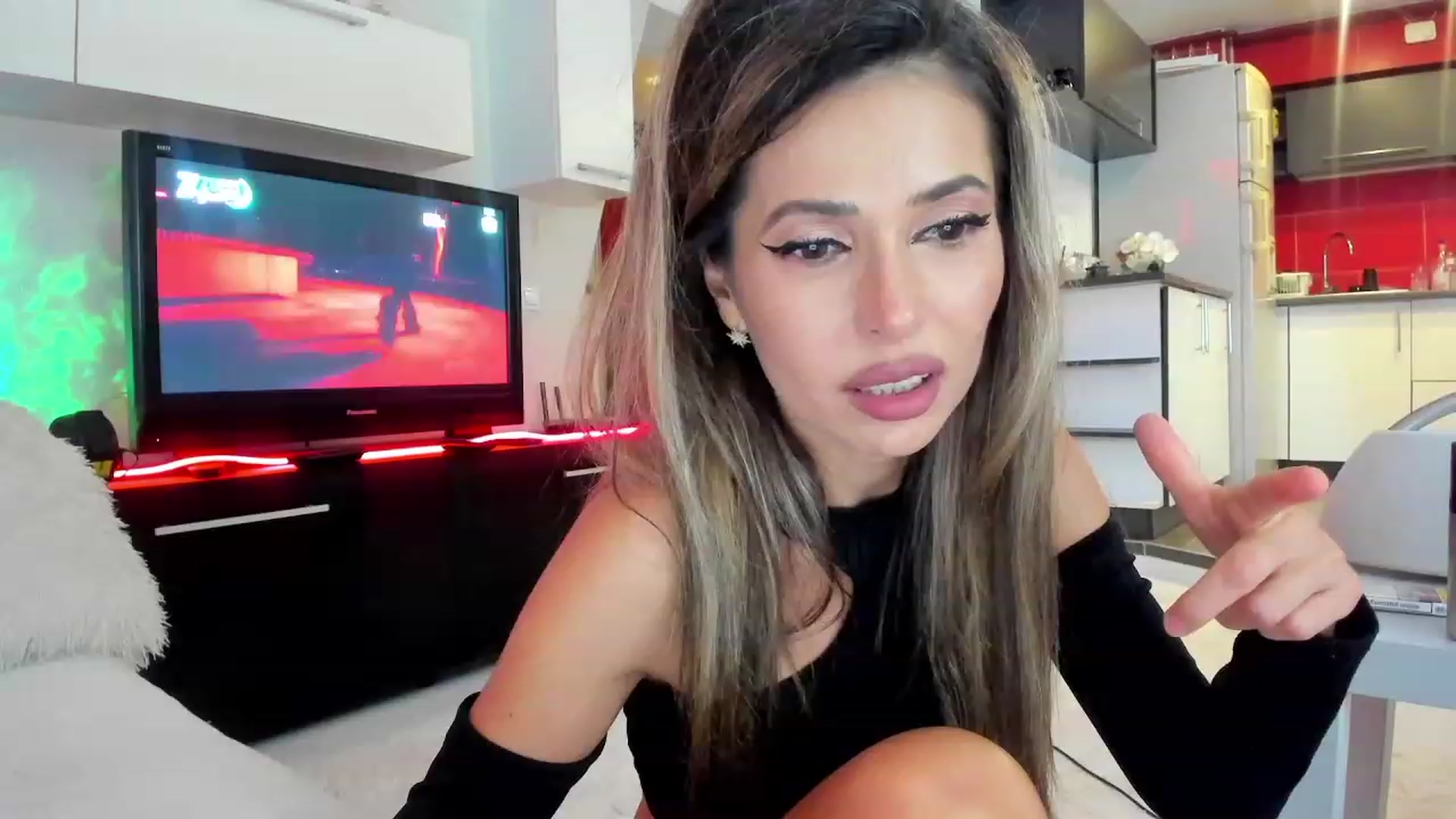 Gallery image thumbnail from SmileyTinaa's myfreecams stream on, 09/28/2023, 21:27 image 10 of 20