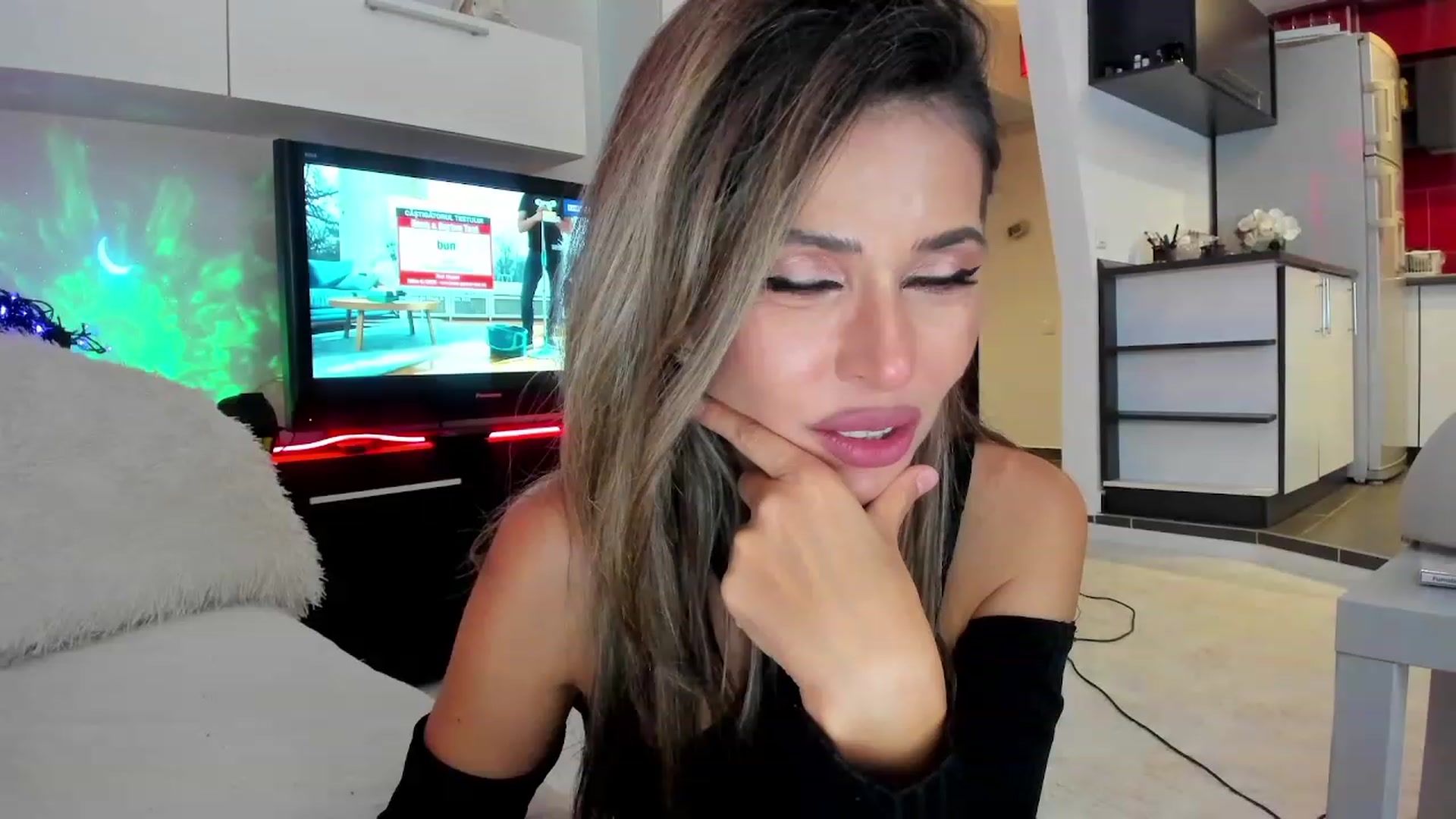 Gallery image thumbnail from SmileyTinaa's myfreecams stream on, 09/28/2023, 21:27 image 19 of 20