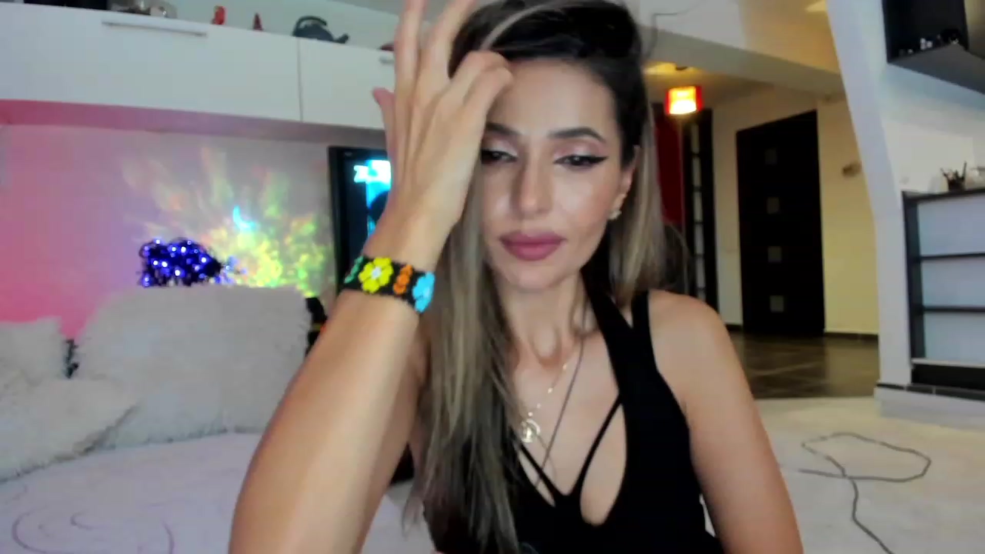 Gallery image thumbnail from SmileyTinaa's myfreecams stream on, 09/29/2023, 23:48 image 19 of 20