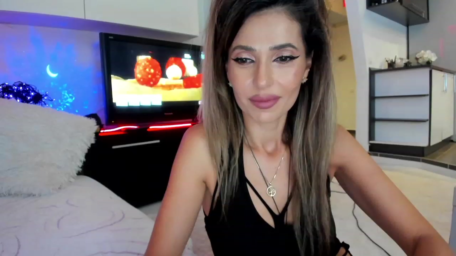 Gallery image thumbnail from SmileyTinaa's myfreecams stream on, 09/29/2023, 23:48 image 2 of 20