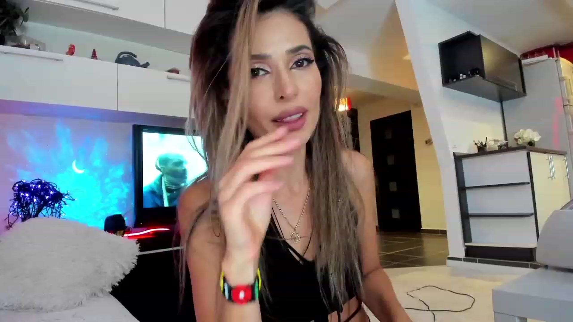 Gallery image thumbnail from SmileyTinaa's myfreecams stream on, 09/29/2023, 23:48 image 13 of 20