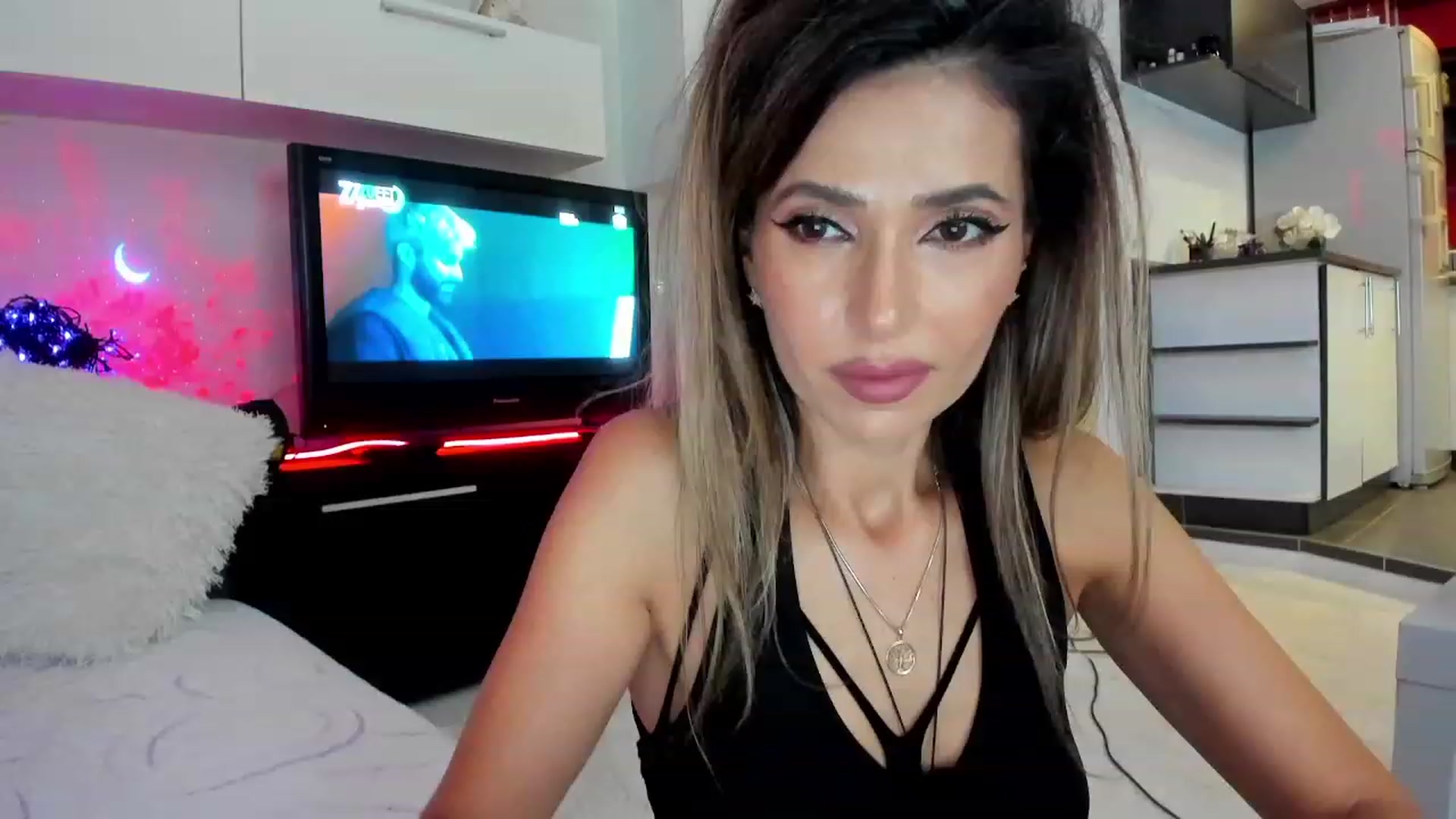 Gallery image thumbnail from SmileyTinaa's myfreecams stream on, 09/29/2023, 23:48 image 3 of 20
