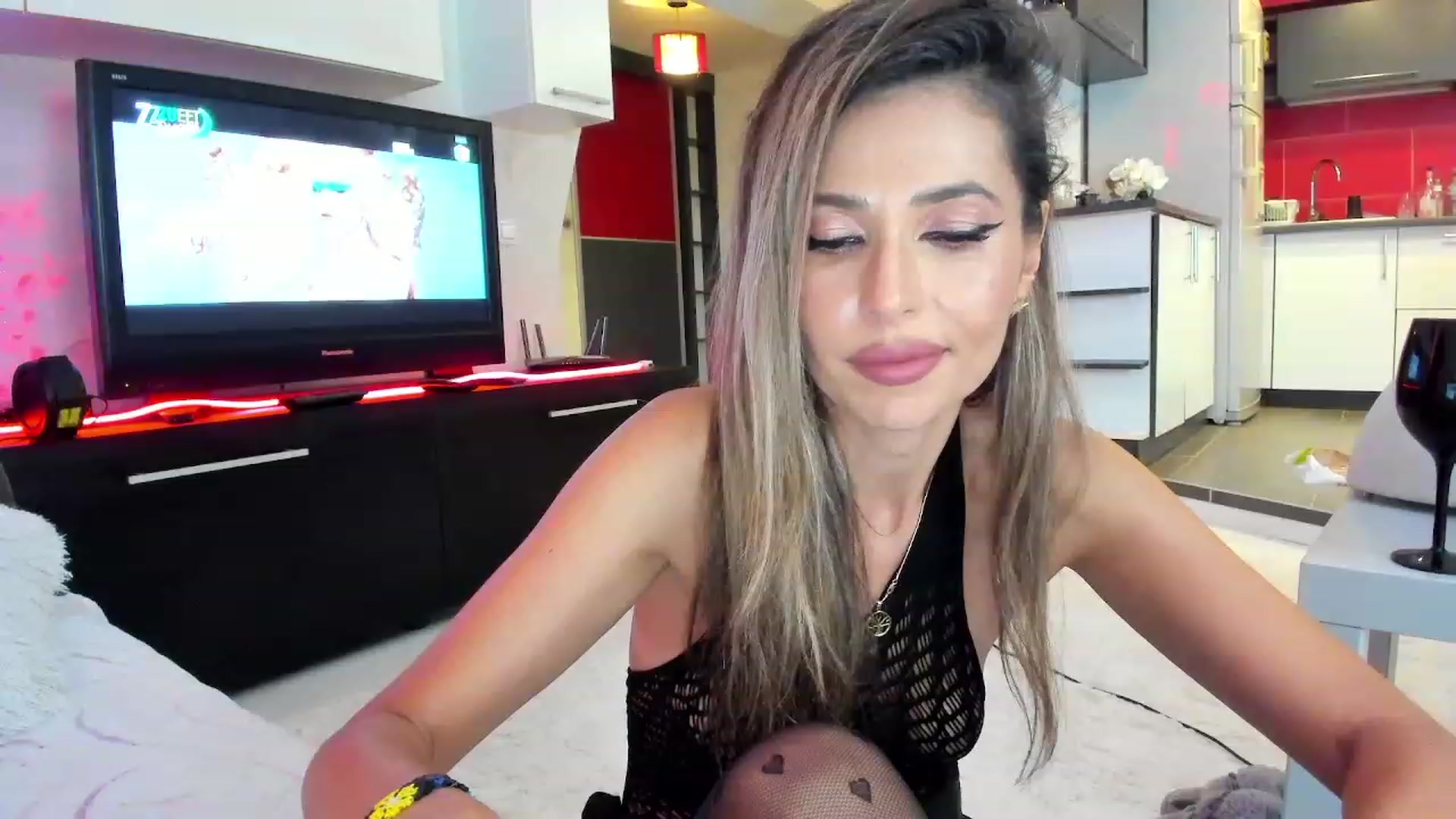 Gallery image thumbnail from SmileyTinaa's myfreecams stream on, 10/02/2023, 22:22 image 16 of 20