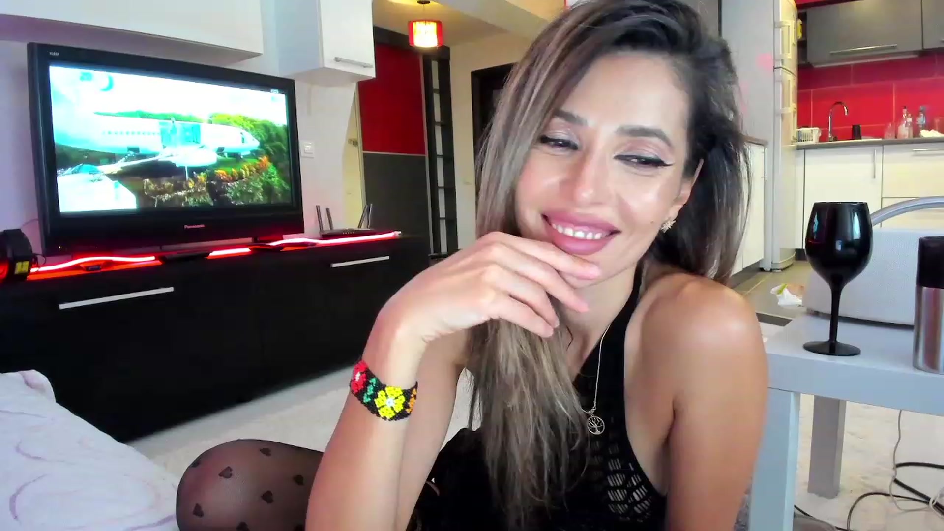 Gallery image thumbnail from SmileyTinaa's myfreecams stream on, 10/03/2023, 01:47 image 2 of 20