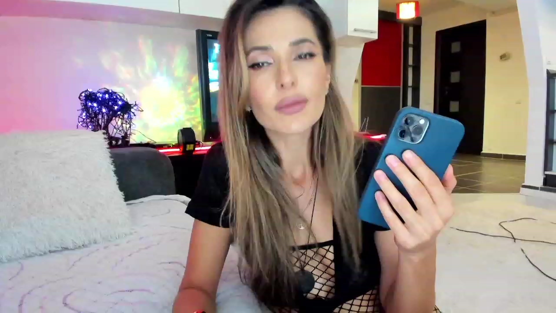 Gallery image thumbnail from SmileyTinaa's myfreecams stream on, 10/03/2023, 21:56 image 14 of 20