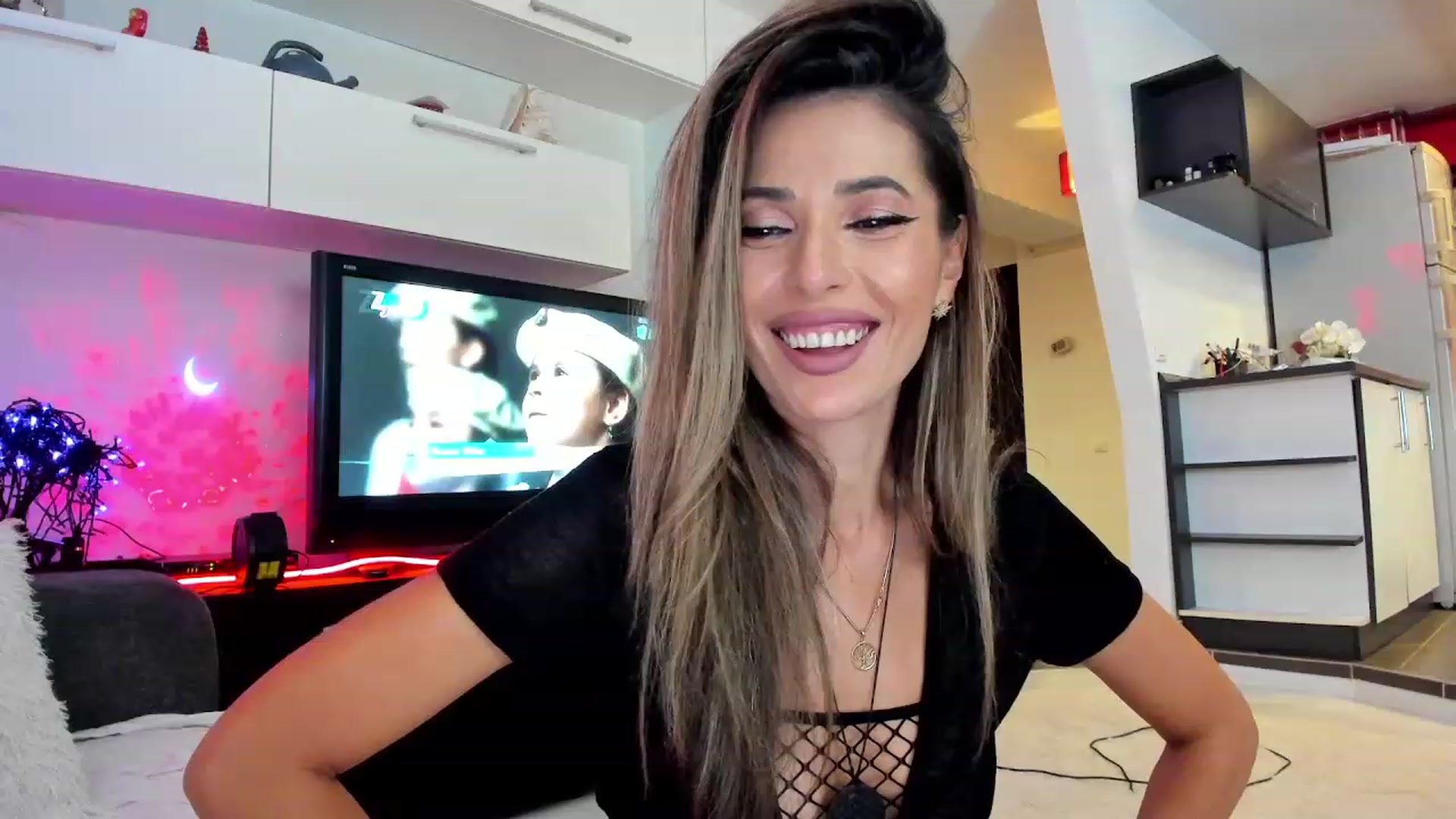 Gallery image thumbnail from SmileyTinaa's myfreecams stream on, 10/03/2023, 21:56 image 18 of 20