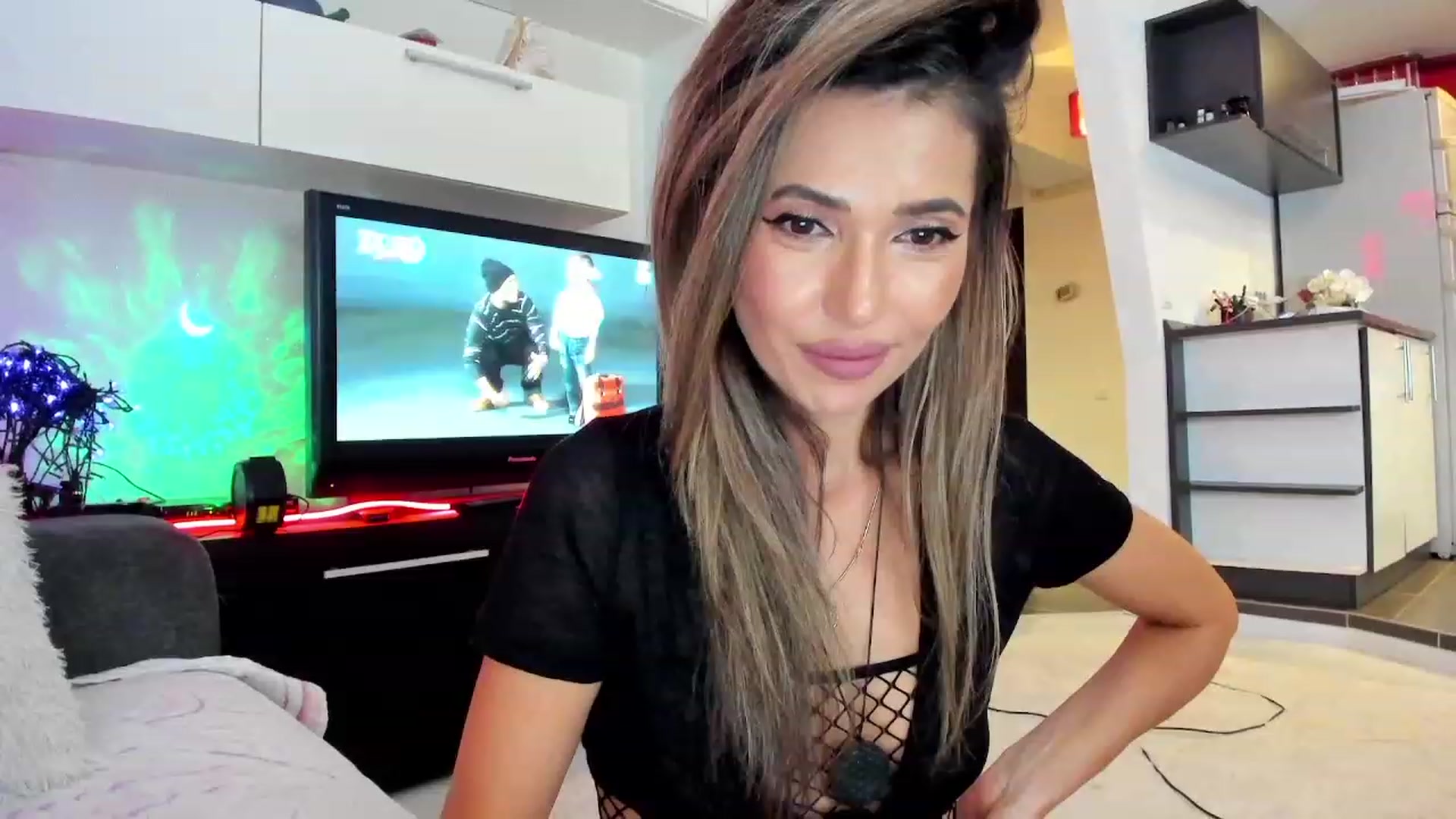Gallery image thumbnail from SmileyTinaa's myfreecams stream on, 10/03/2023, 21:56 image 20 of 20