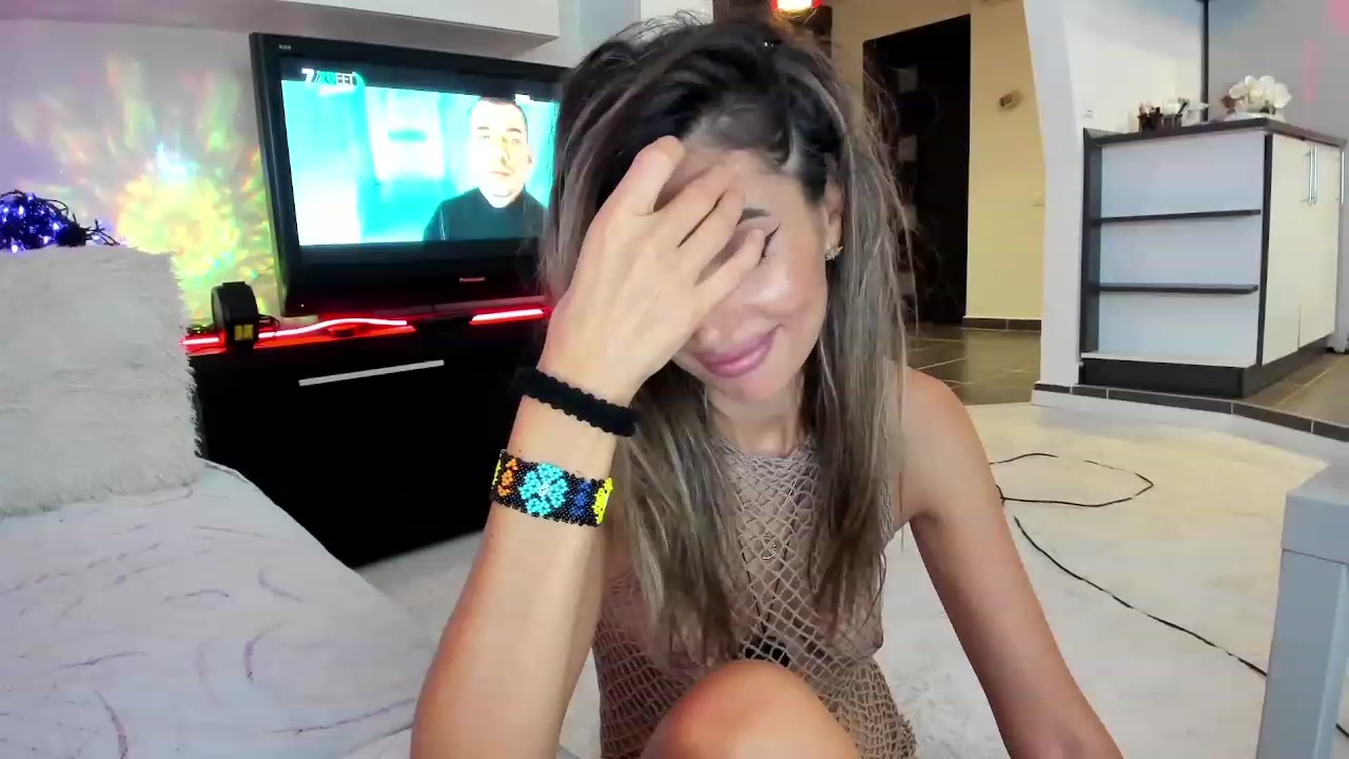 Gallery image thumbnail from SmileyTinaa's myfreecams stream on, 10/04/2023, 02:53 image 4 of 20