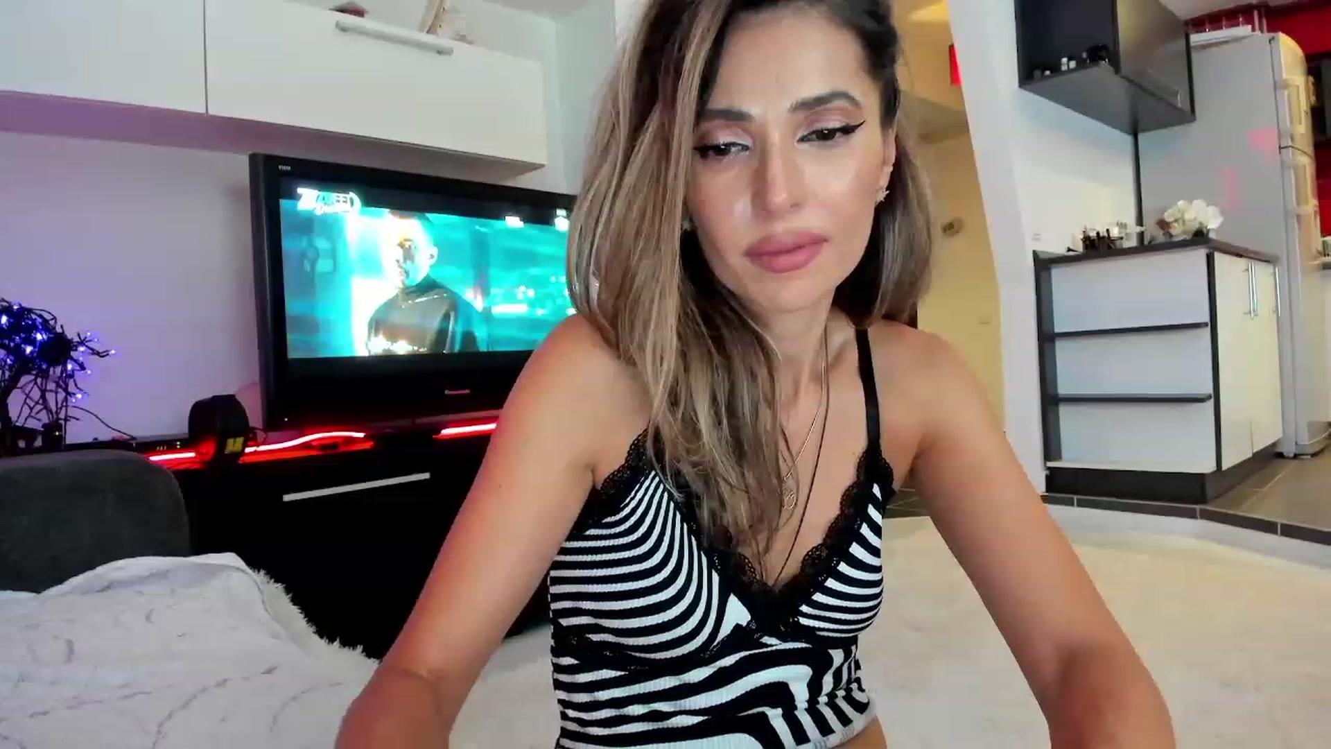 Gallery image thumbnail from SmileyTinaa's myfreecams stream on, 10/07/2023, 01:20 image 11 of 20
