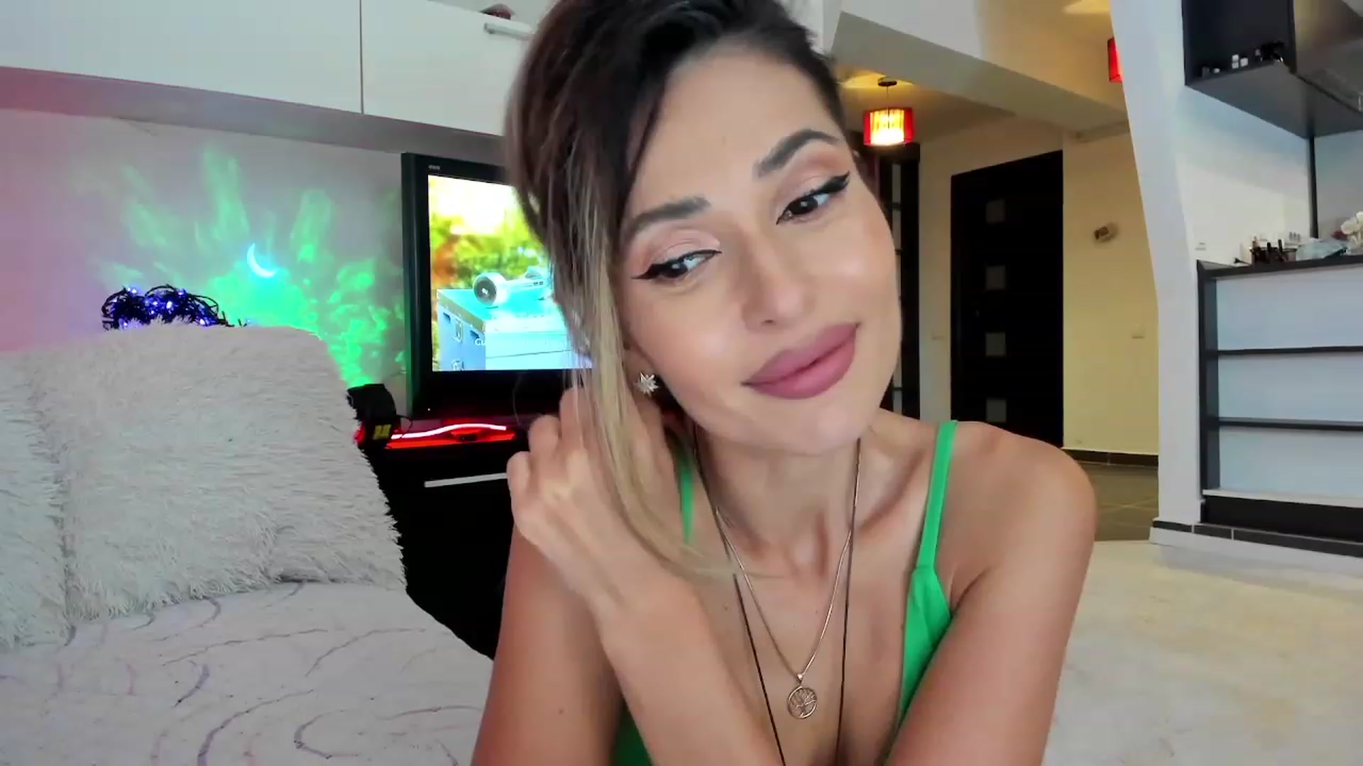 Gallery image thumbnail from SmileyTinaa's myfreecams stream on, 10/09/2023, 22:36 image 7 of 20