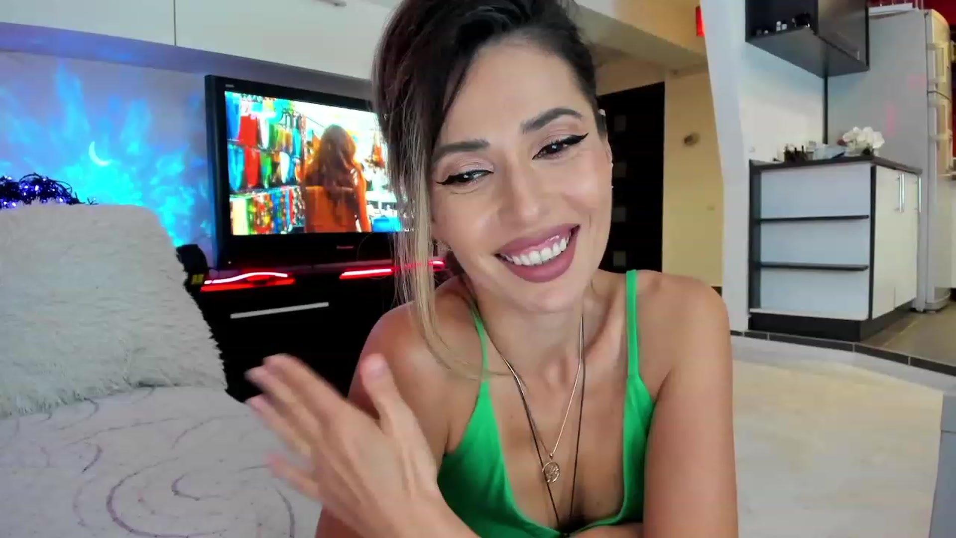 Gallery image thumbnail from SmileyTinaa's myfreecams stream on, 10/09/2023, 22:36 image 10 of 20