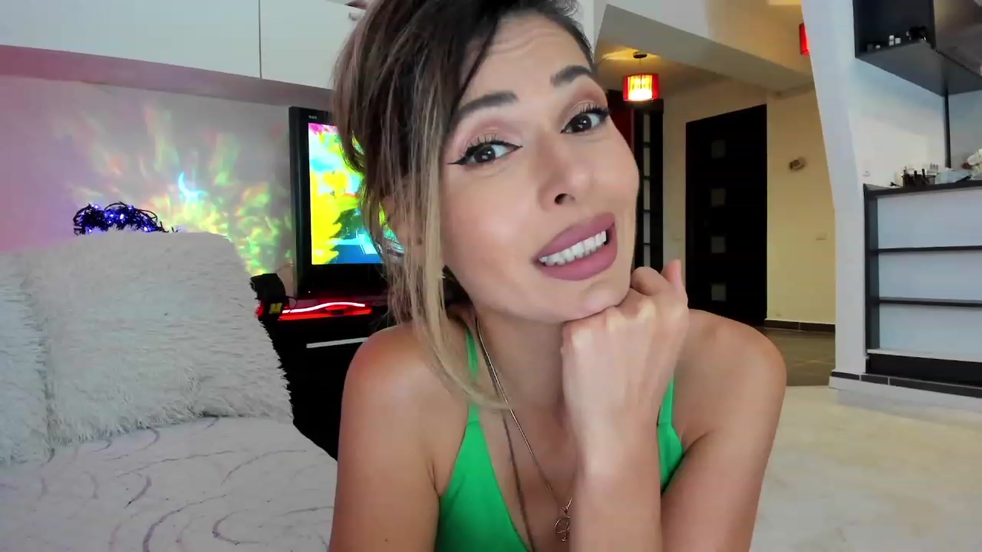 Gallery image thumbnail from SmileyTinaa's myfreecams stream on, 10/09/2023, 22:36 image 6 of 20