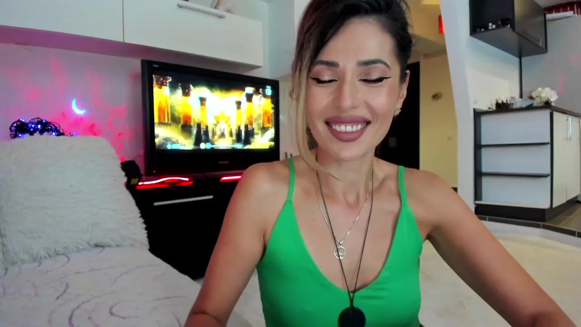 Gallery image thumbnail from SmileyTinaa's myfreecams stream on, 10/09/2023, 22:36 image 11 of 20