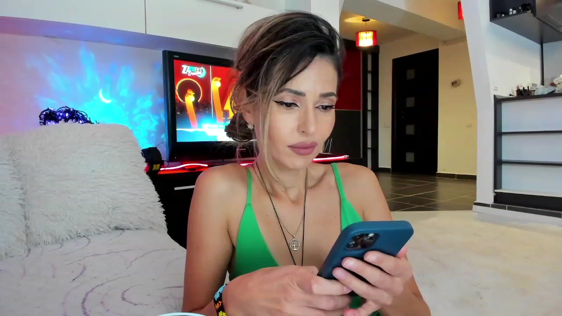 Gallery image thumbnail from SmileyTinaa's myfreecams stream on, 10/09/2023, 22:36 image 8 of 20