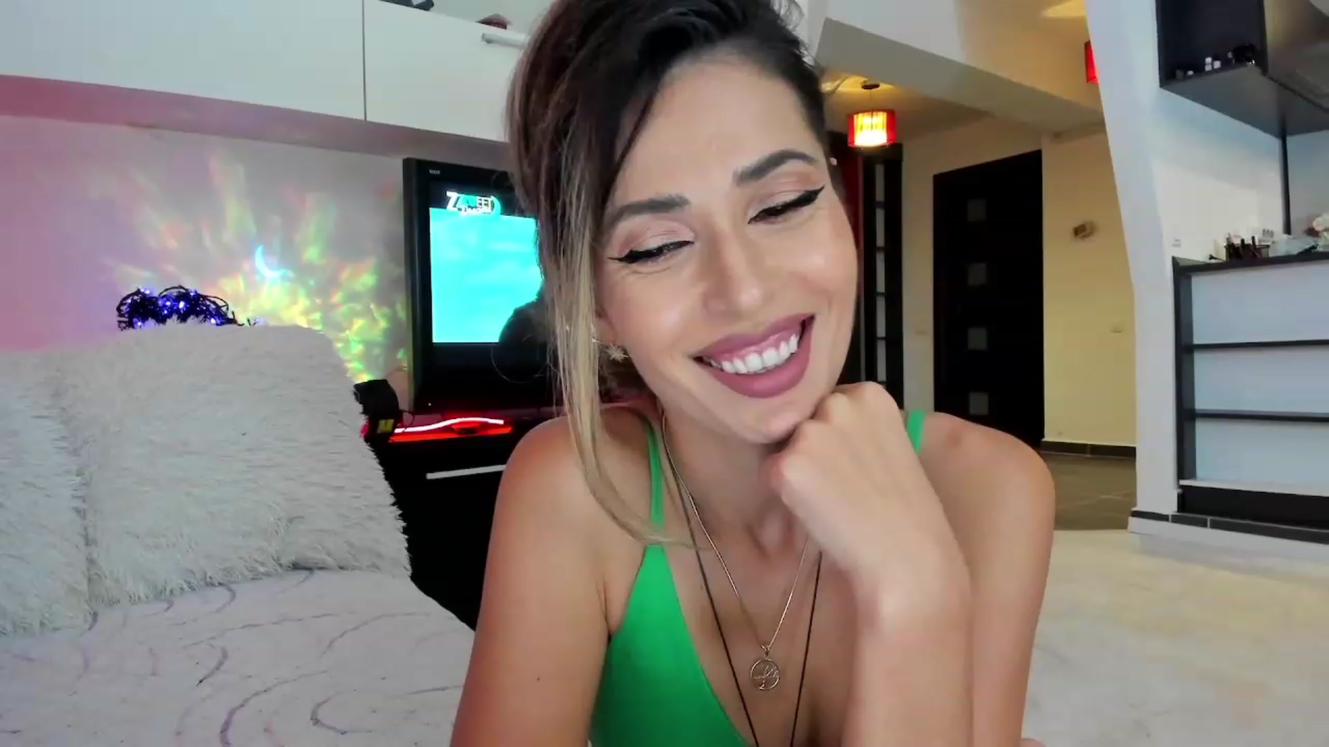 Gallery image thumbnail from SmileyTinaa's myfreecams stream on, 10/09/2023, 22:36 image 4 of 20