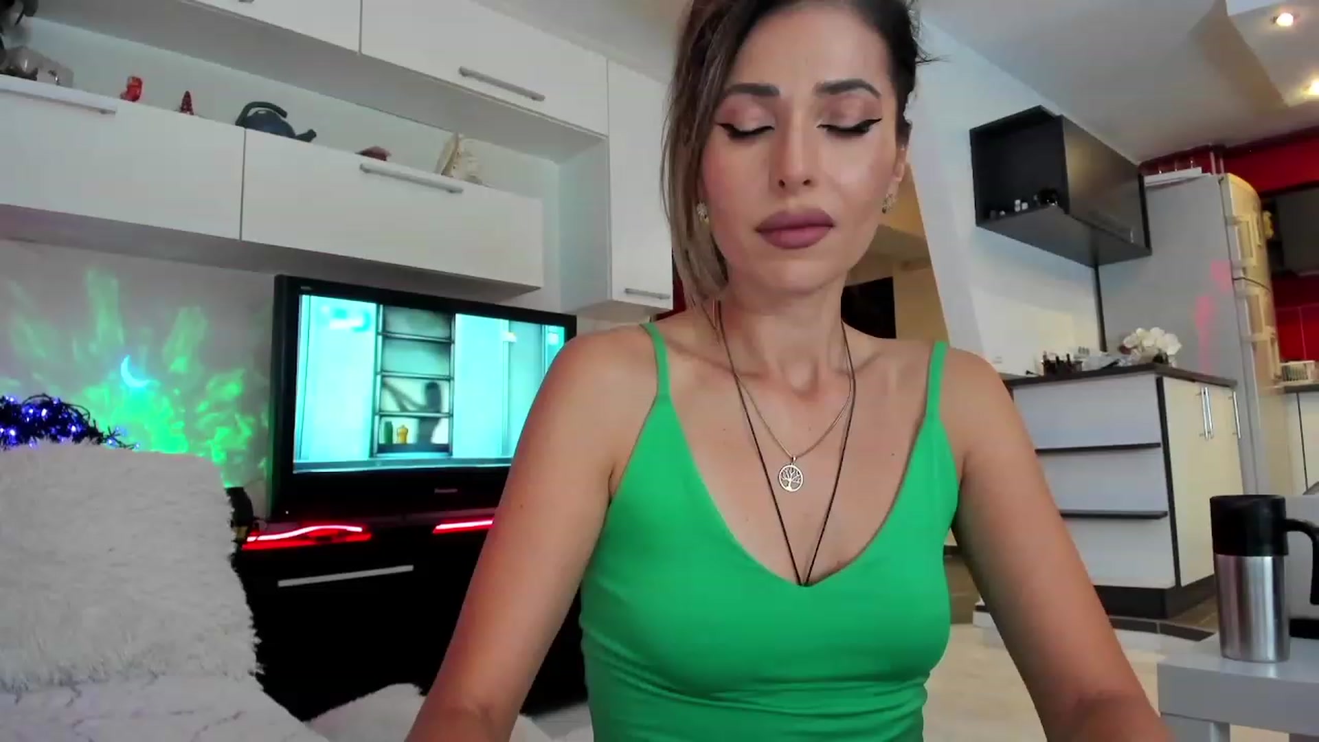 Gallery image thumbnail from SmileyTinaa's myfreecams stream on, 10/09/2023, 23:50 image 10 of 20