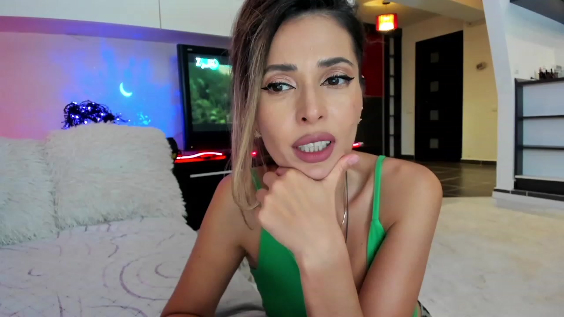 Gallery image thumbnail from SmileyTinaa's myfreecams stream on, 10/09/2023, 23:50 image 18 of 20