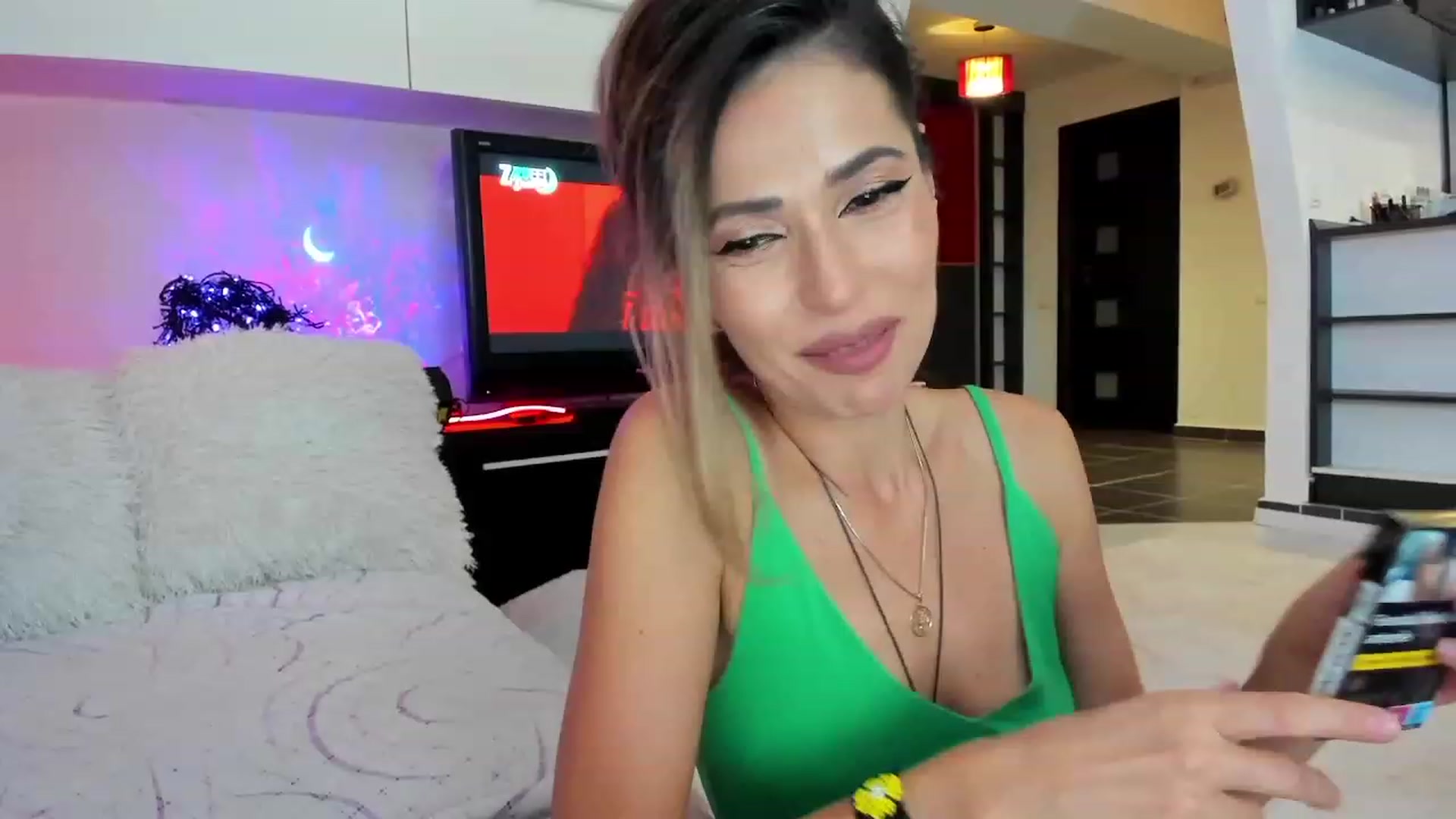 Gallery image thumbnail from SmileyTinaa's myfreecams stream on, 10/09/2023, 23:50 image 16 of 20
