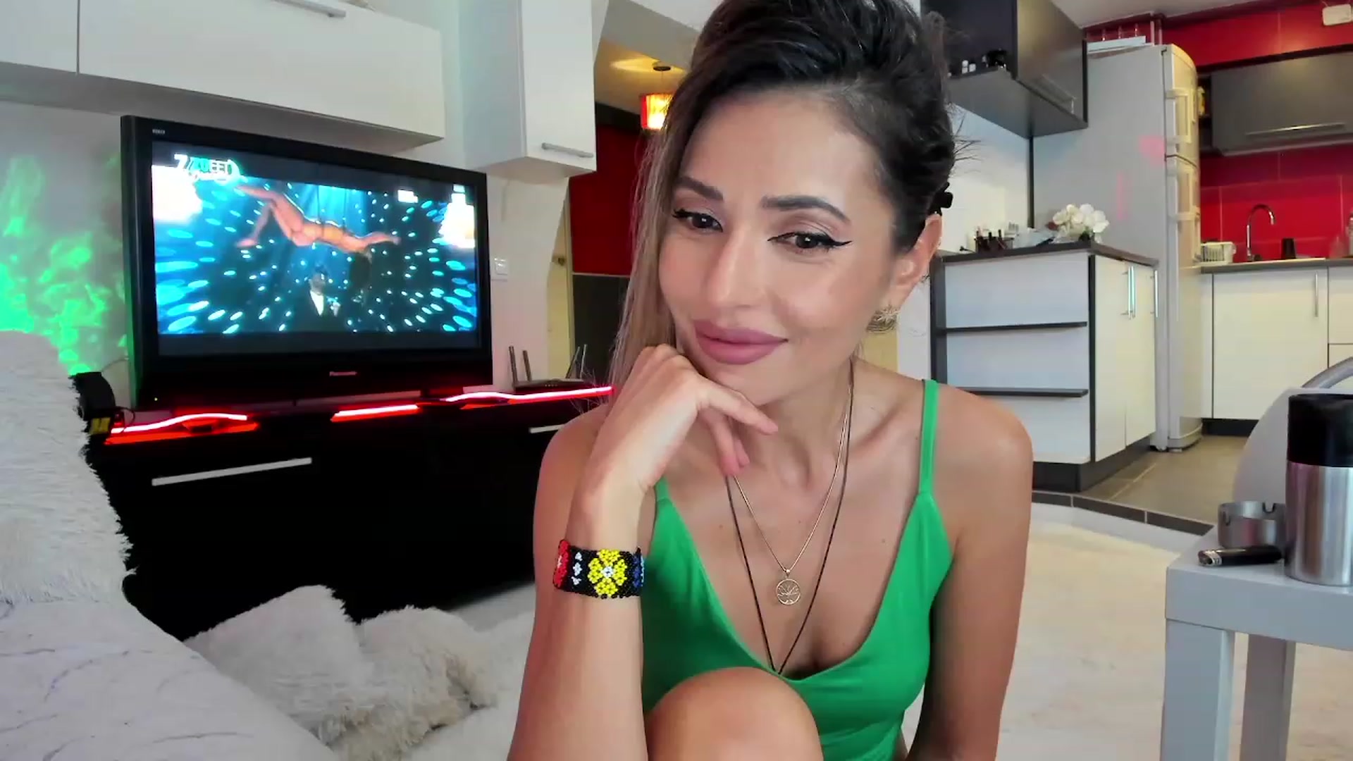 Gallery image thumbnail from SmileyTinaa's myfreecams stream on, 10/09/2023, 23:50 image 6 of 20