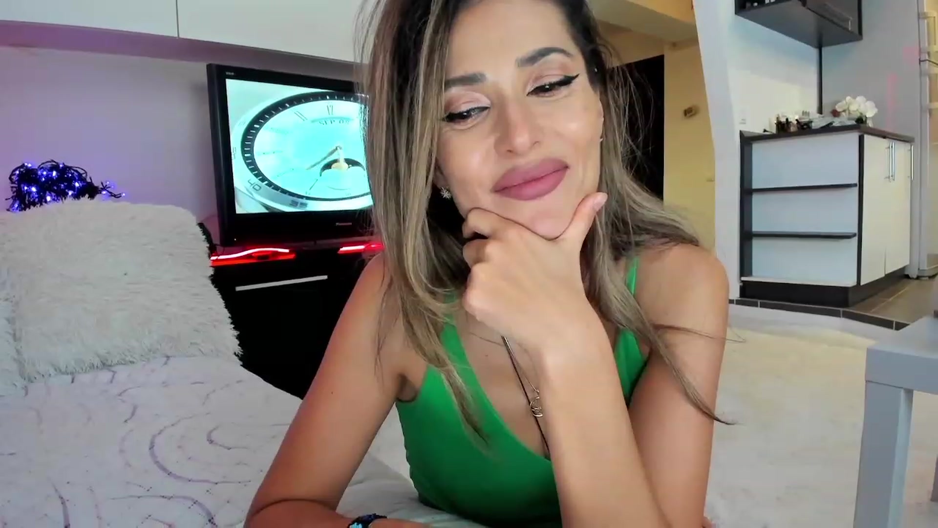 Gallery image thumbnail from SmileyTinaa's myfreecams stream on, 10/10/2023, 03:44 image 12 of 20