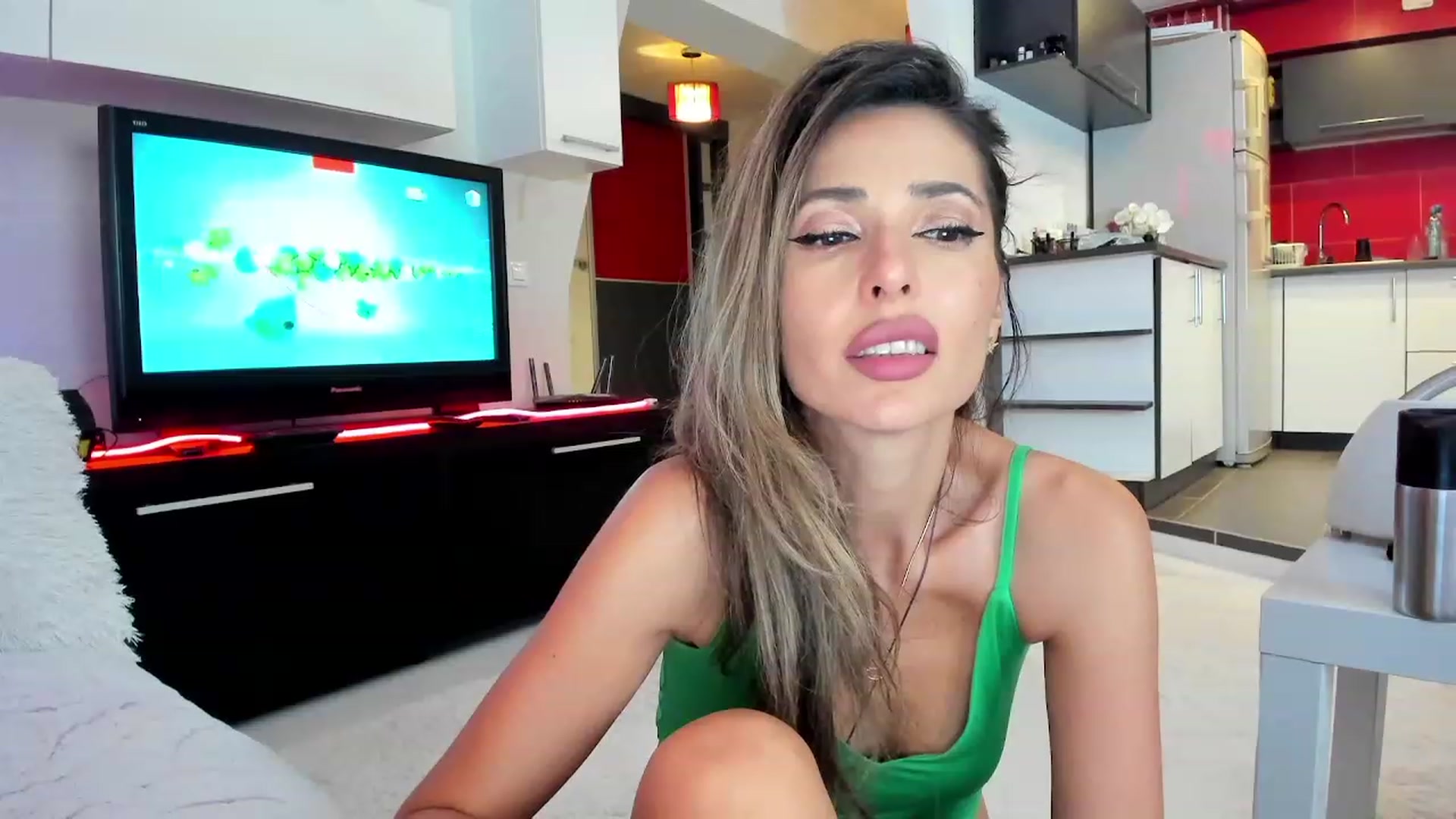 Gallery image thumbnail from SmileyTinaa's myfreecams stream on, 10/10/2023, 03:44 image 2 of 20