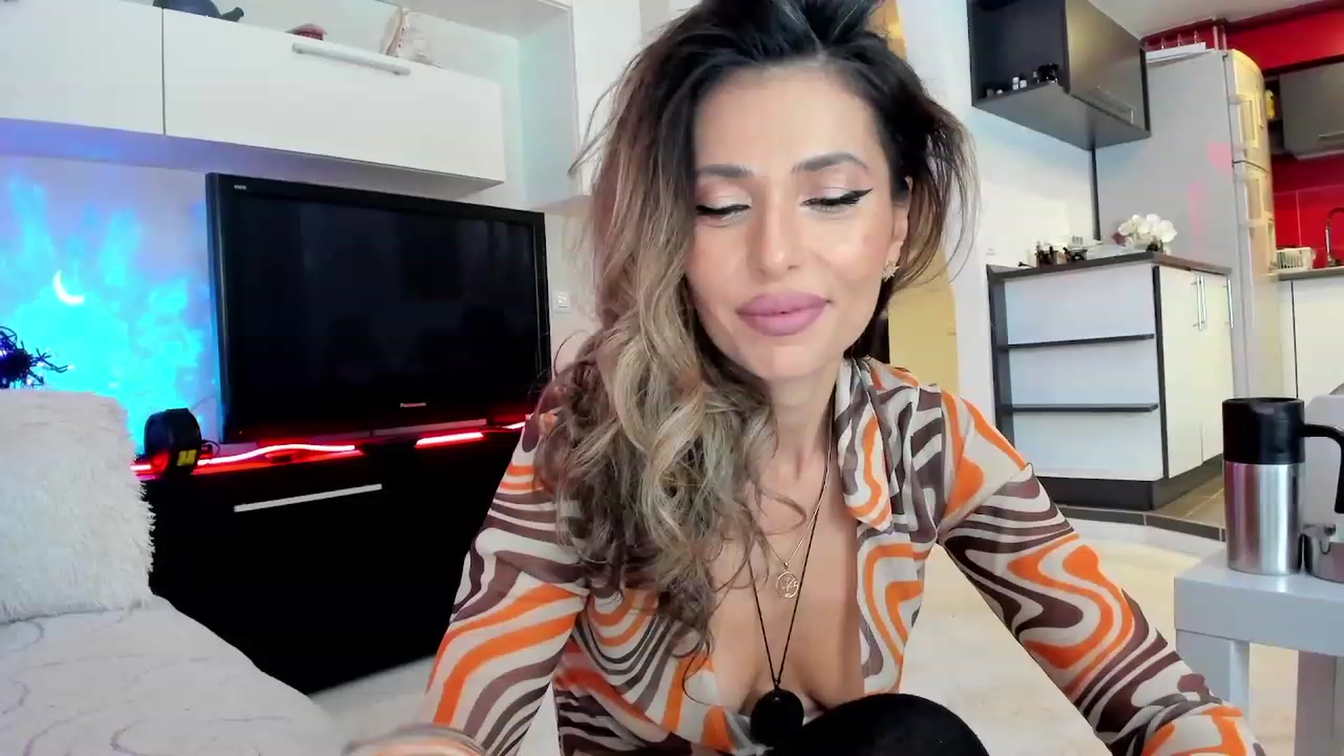 Gallery image thumbnail from SmileyTinaa's myfreecams stream on, 10/12/2023, 23:20 image 2 of 20