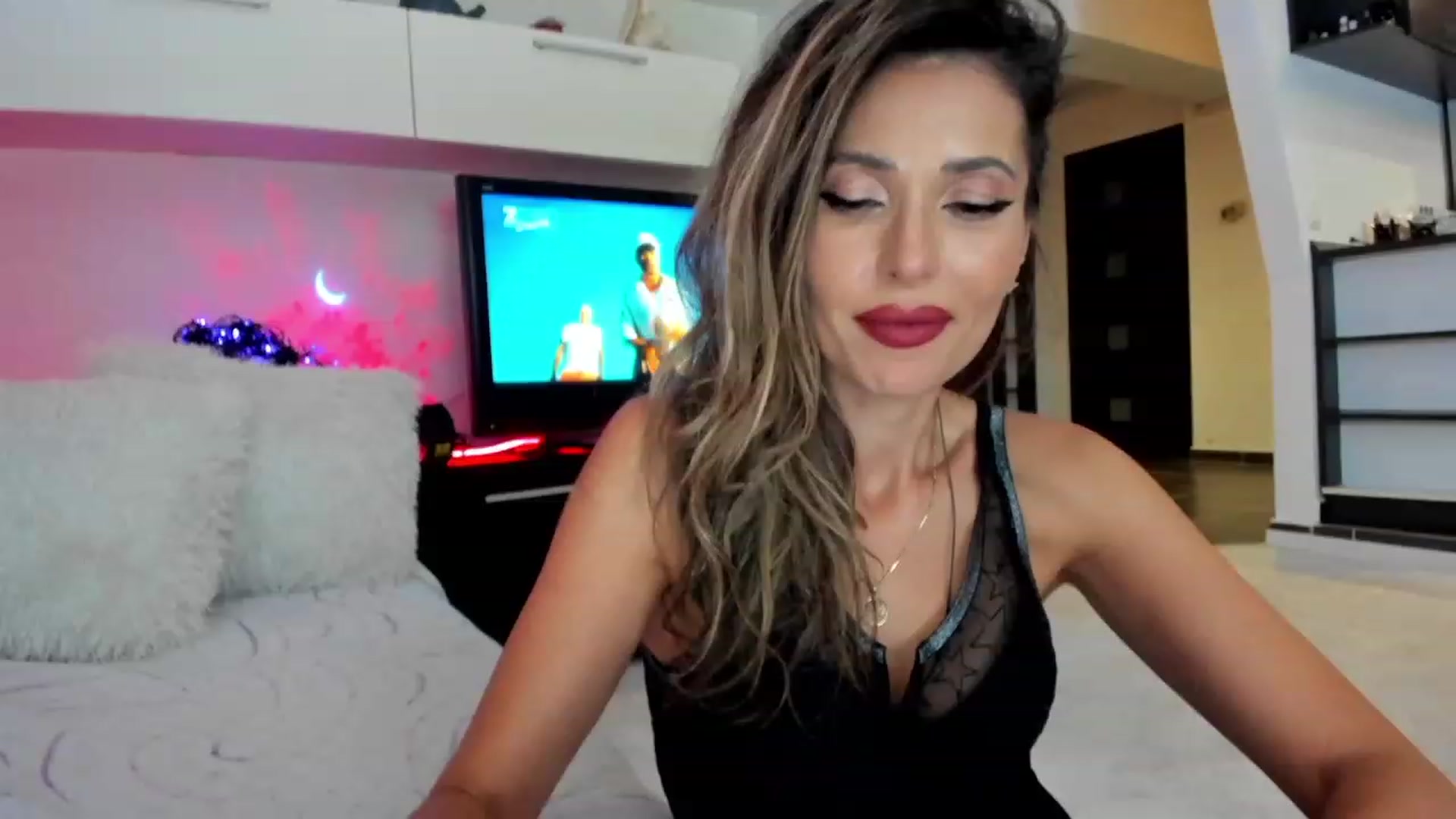 Gallery image thumbnail from SmileyTinaa's myfreecams stream on, 10/14/2023, 04:02 image 6 of 20
