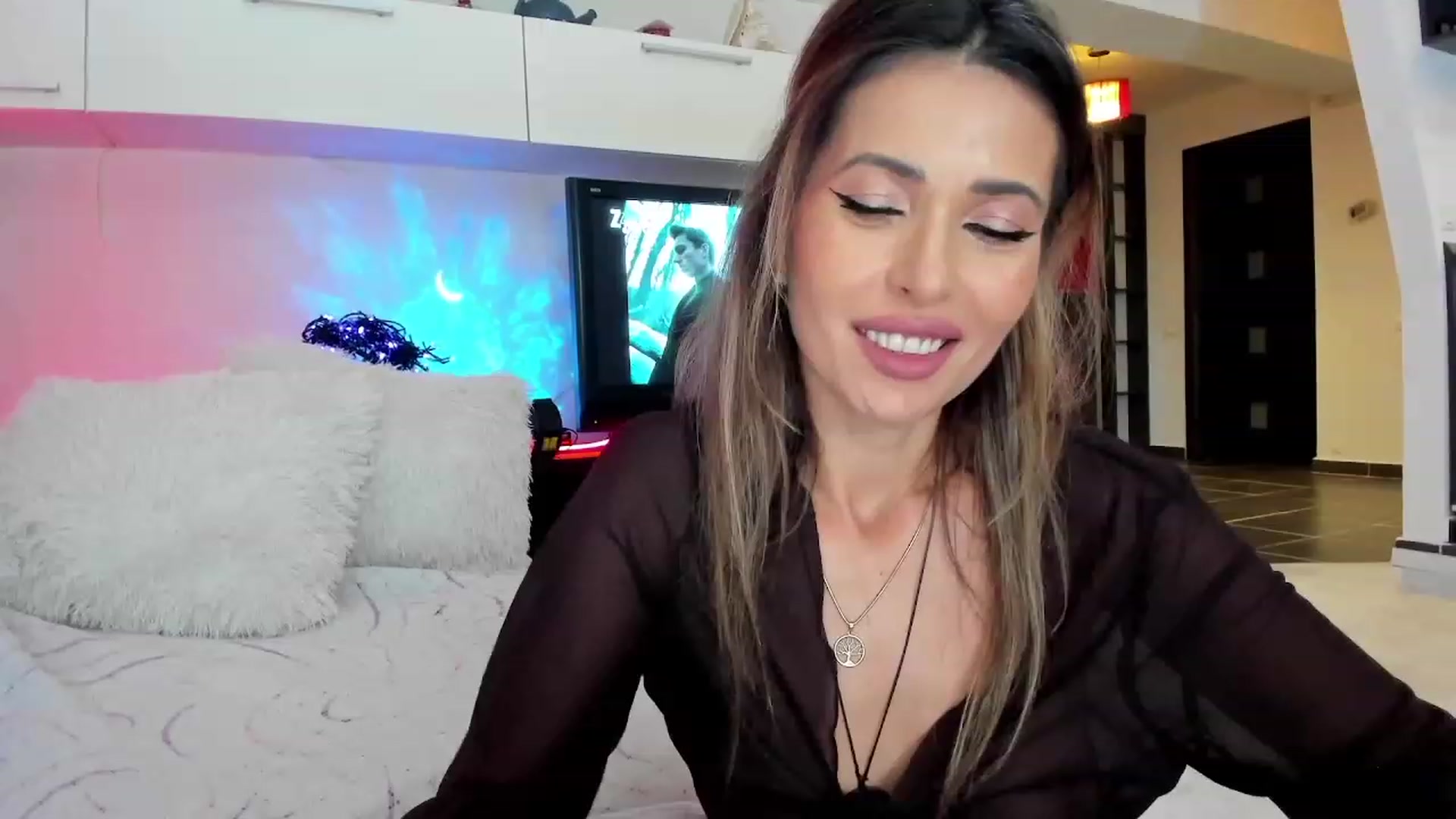 Gallery image thumbnail from SmileyTinaa's myfreecams stream on, 10/17/2023, 23:15 image 8 of 20
