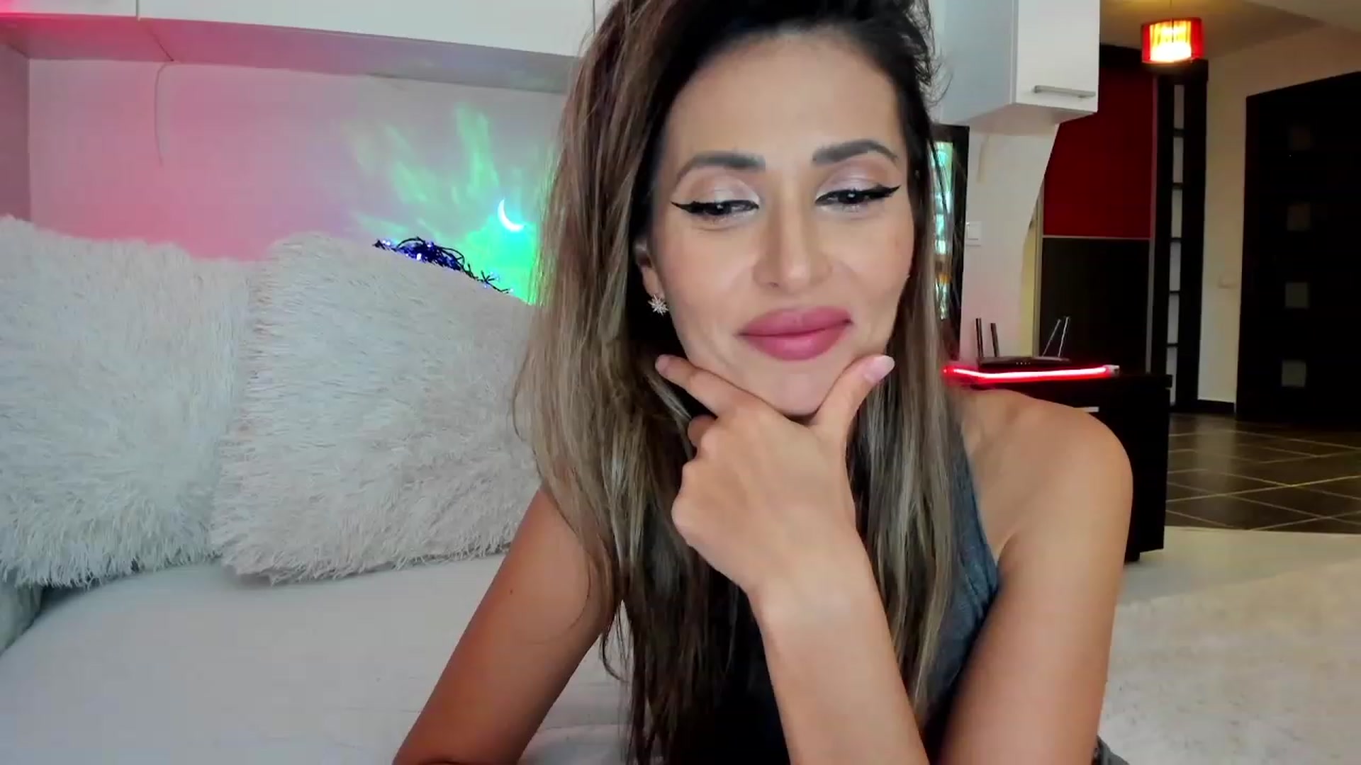 Gallery image thumbnail from SmileyTinaa's myfreecams stream on, 10/18/2023, 21:02 image 4 of 20