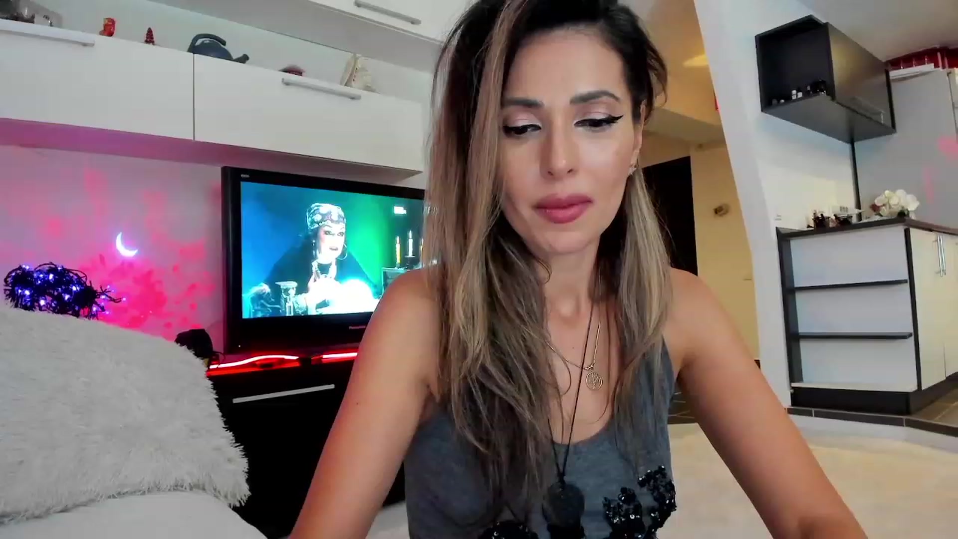 Gallery image thumbnail from SmileyTinaa's myfreecams stream on, 10/18/2023, 22:40 image 13 of 20