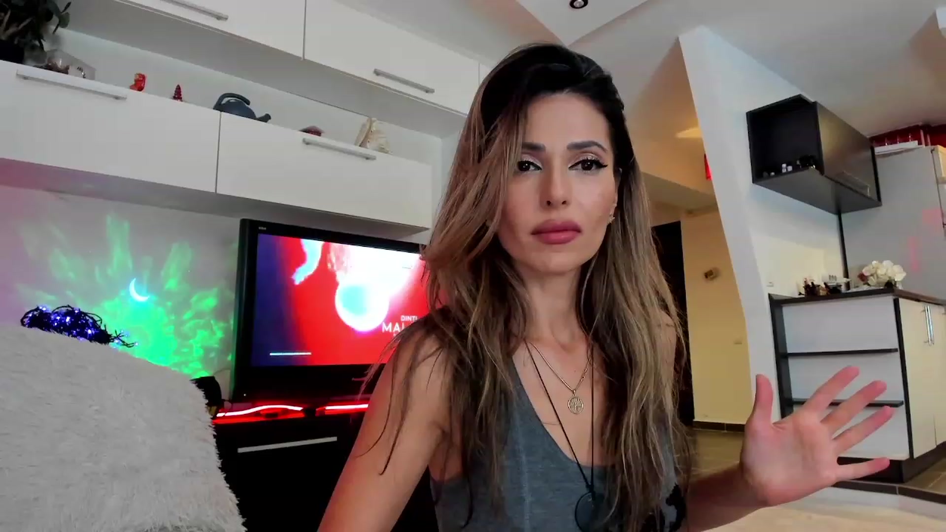 Gallery image thumbnail from SmileyTinaa's myfreecams stream on, 10/18/2023, 22:40 image 6 of 20