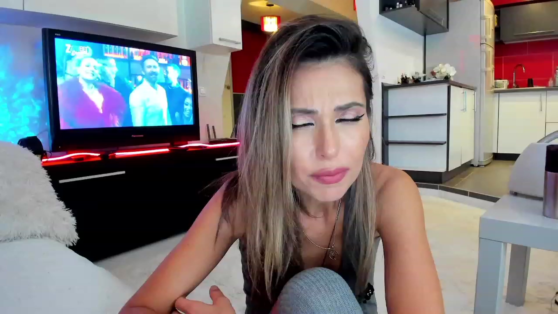 Gallery image thumbnail from SmileyTinaa's myfreecams stream on, 10/18/2023, 22:40 image 17 of 20