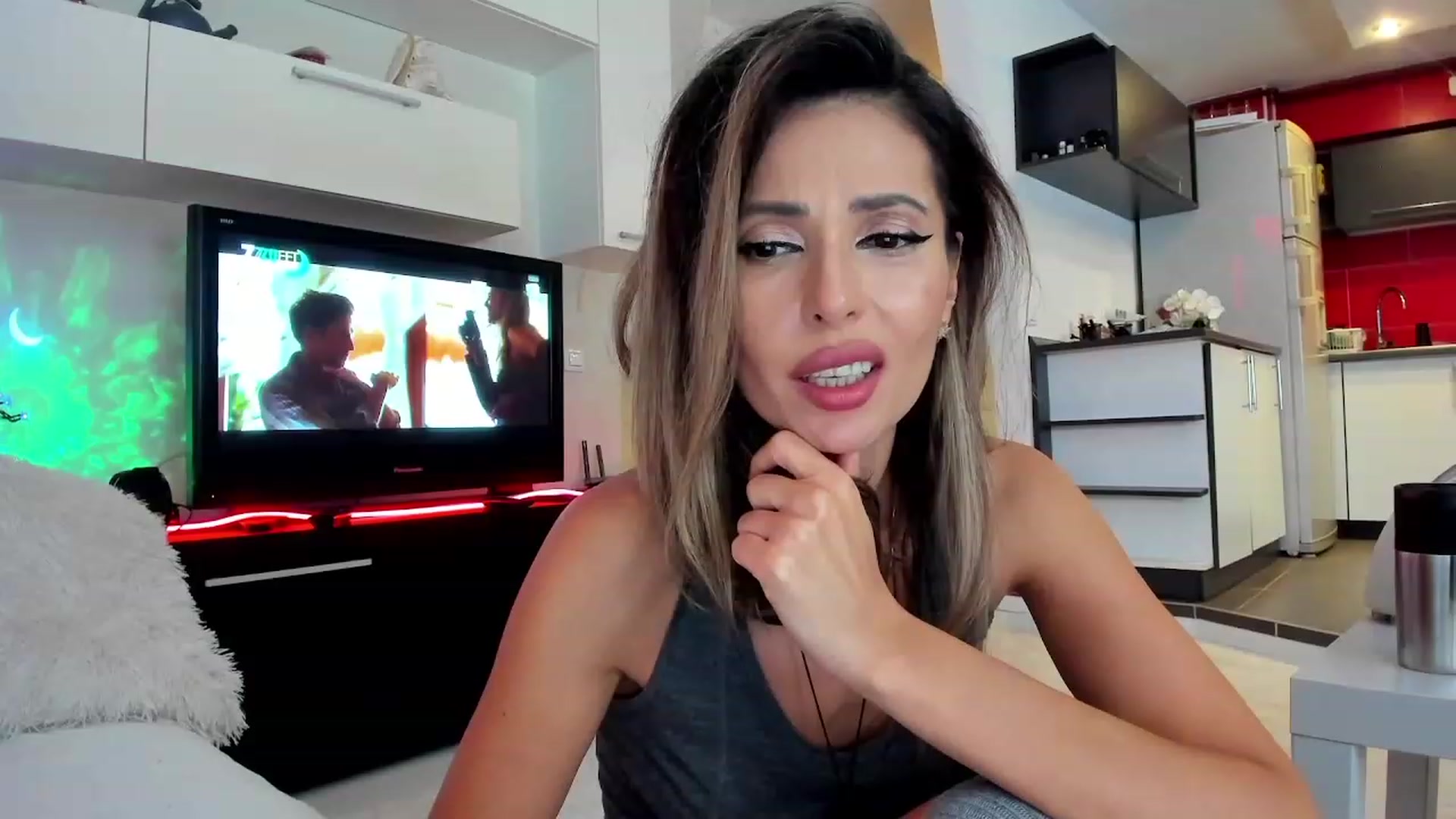 Gallery image thumbnail from SmileyTinaa's myfreecams stream on, 10/18/2023, 22:40 image 14 of 20