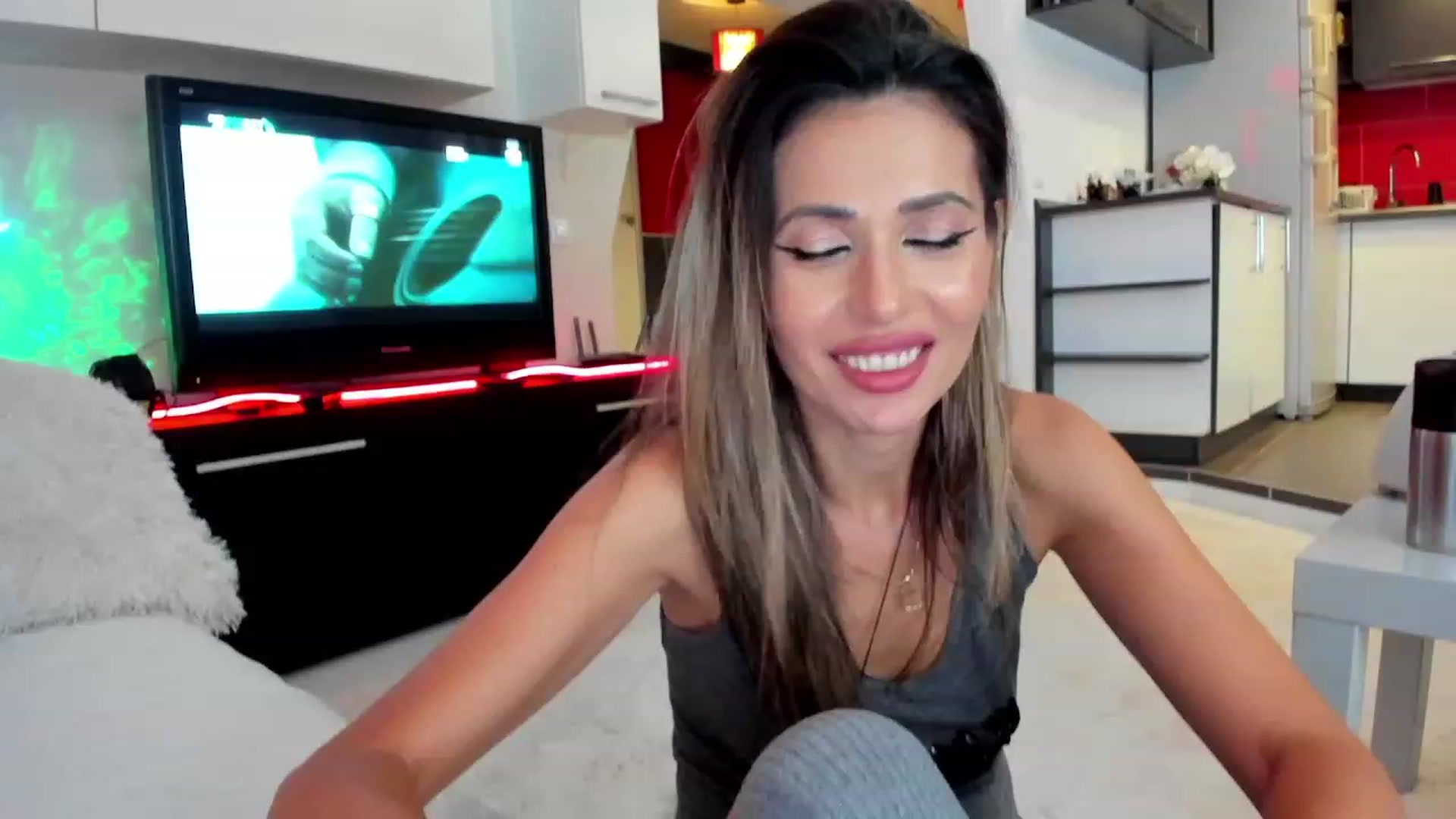 Gallery image thumbnail from SmileyTinaa's myfreecams stream on, 10/18/2023, 22:40 image 15 of 20