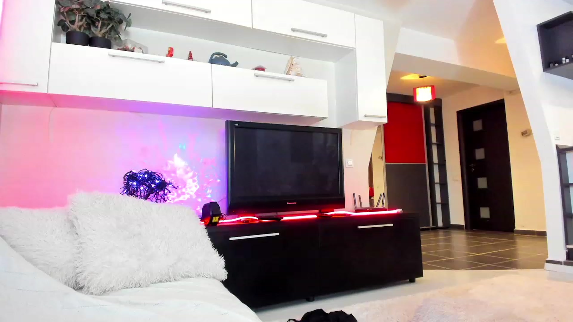 Gallery image thumbnail from SmileyTinaa's myfreecams stream on, 10/20/2023, 02:02 image 6 of 20
