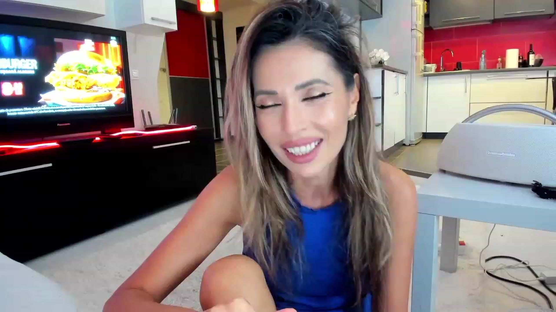 Gallery image thumbnail from SmileyTinaa's myfreecams stream on, 10/23/2023, 21:11 image 10 of 20