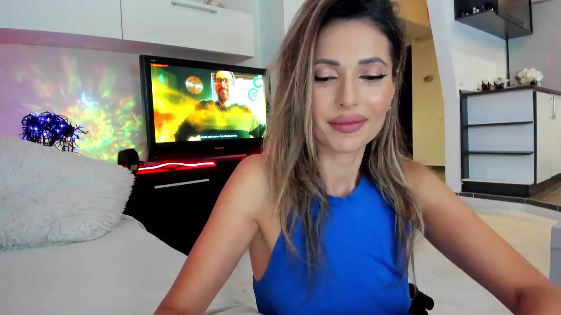 Gallery image thumbnail from SmileyTinaa's myfreecams stream on, 10/23/2023, 21:11 image 6 of 20
