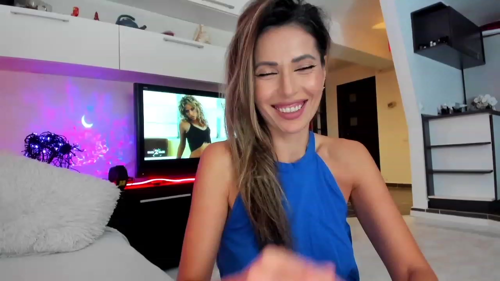 Gallery image thumbnail from SmileyTinaa's myfreecams stream on, 10/23/2023, 21:11 image 12 of 20