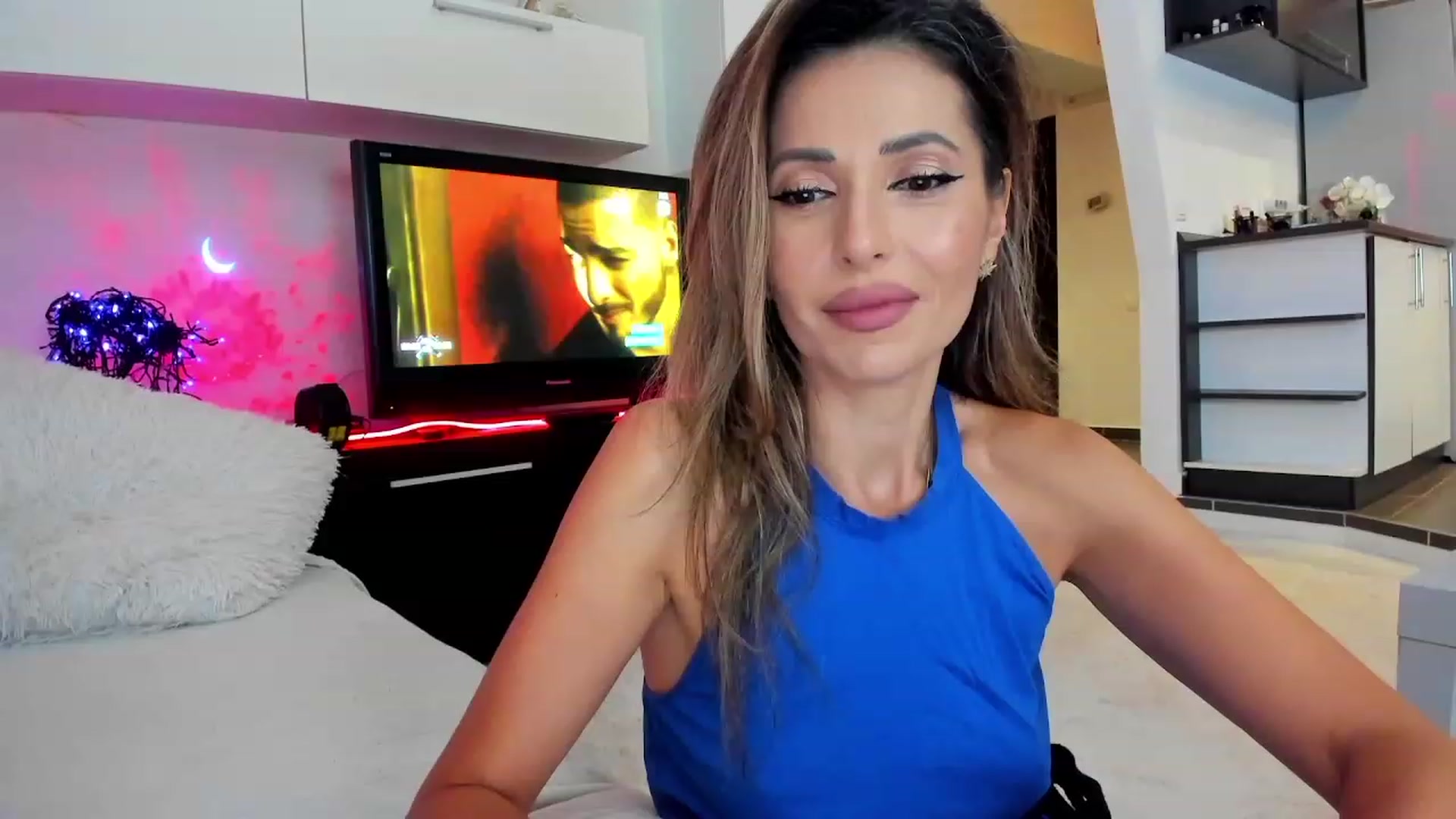 Gallery image thumbnail from SmileyTinaa's myfreecams stream on, 10/23/2023, 21:11 image 4 of 20