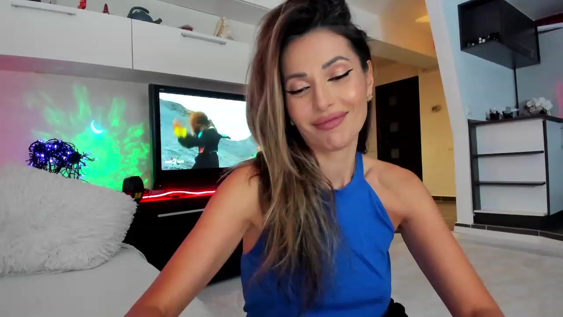 Gallery image thumbnail from SmileyTinaa's myfreecams stream on, 10/23/2023, 21:11 image 13 of 20