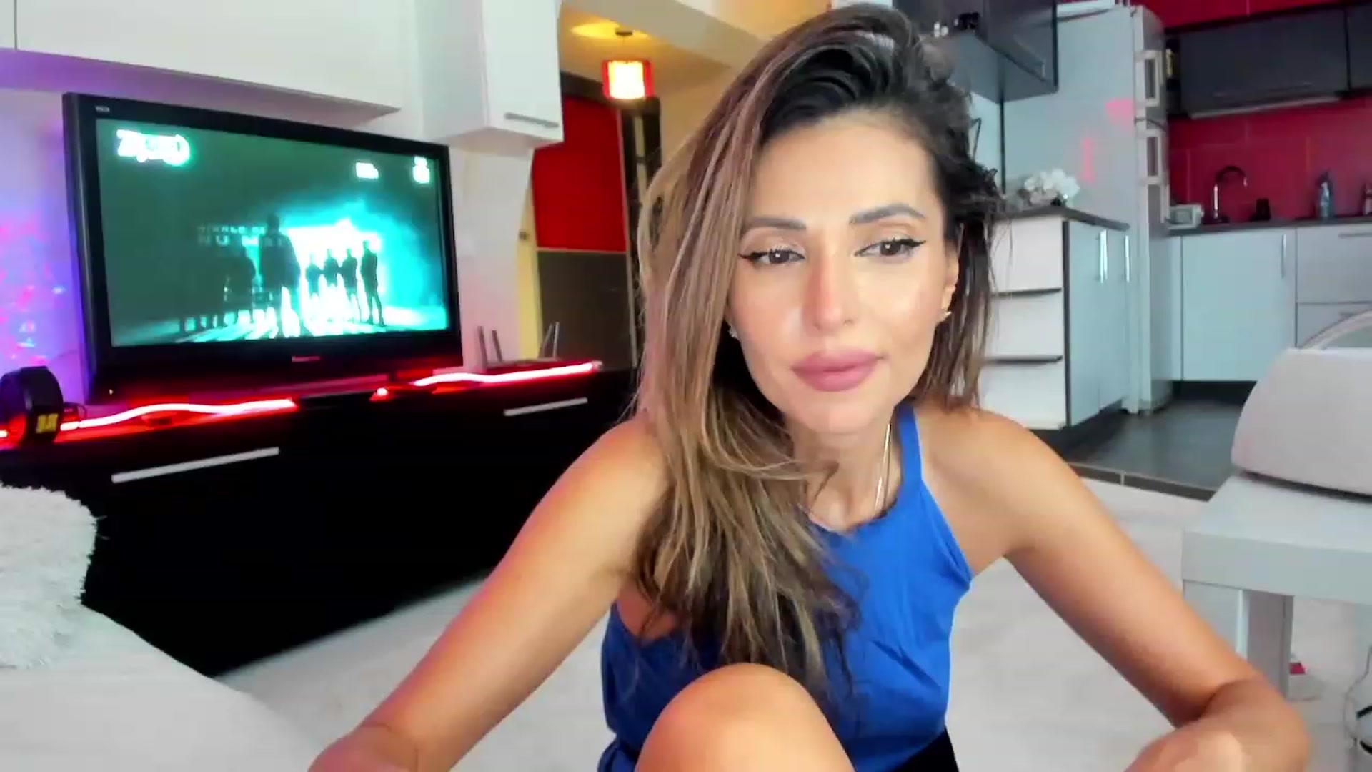 Gallery image thumbnail from SmileyTinaa's myfreecams stream on, 10/23/2023, 23:25 image 19 of 20
