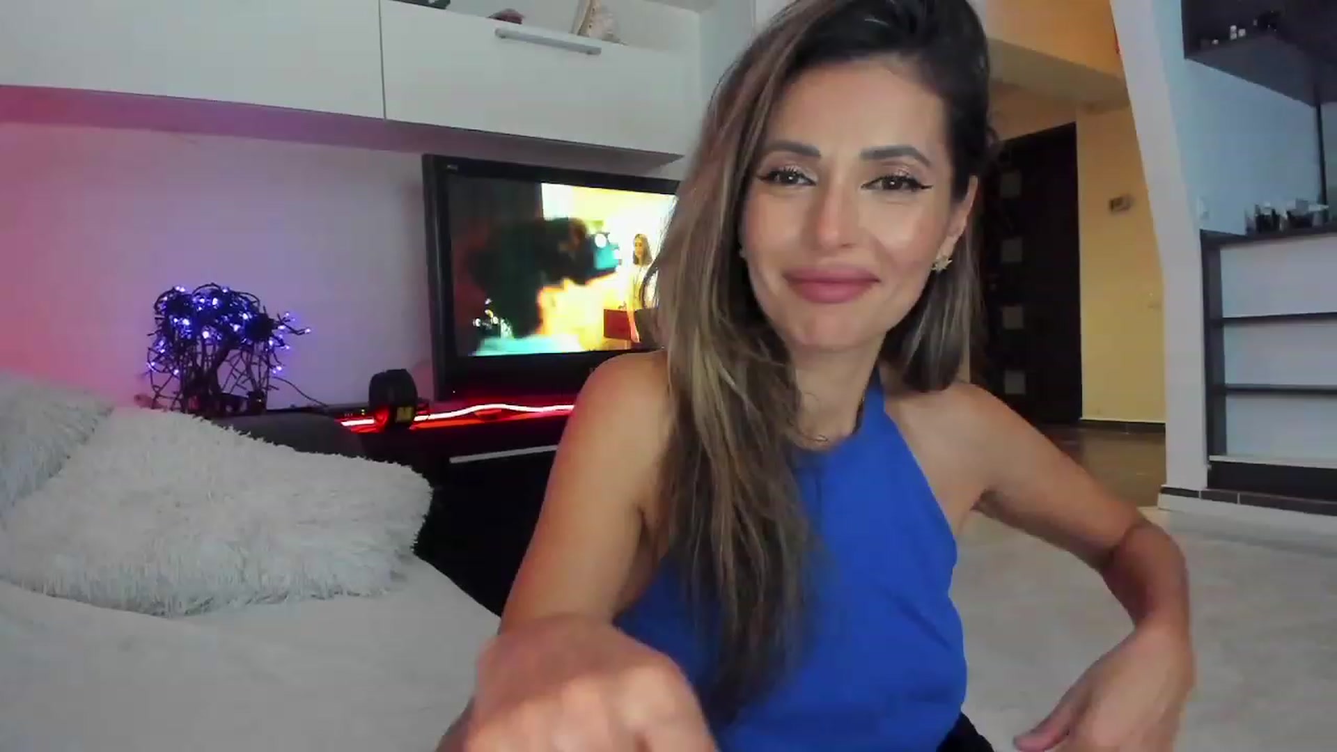 Gallery image thumbnail from SmileyTinaa's myfreecams stream on, 10/24/2023, 24:24 image 15 of 20